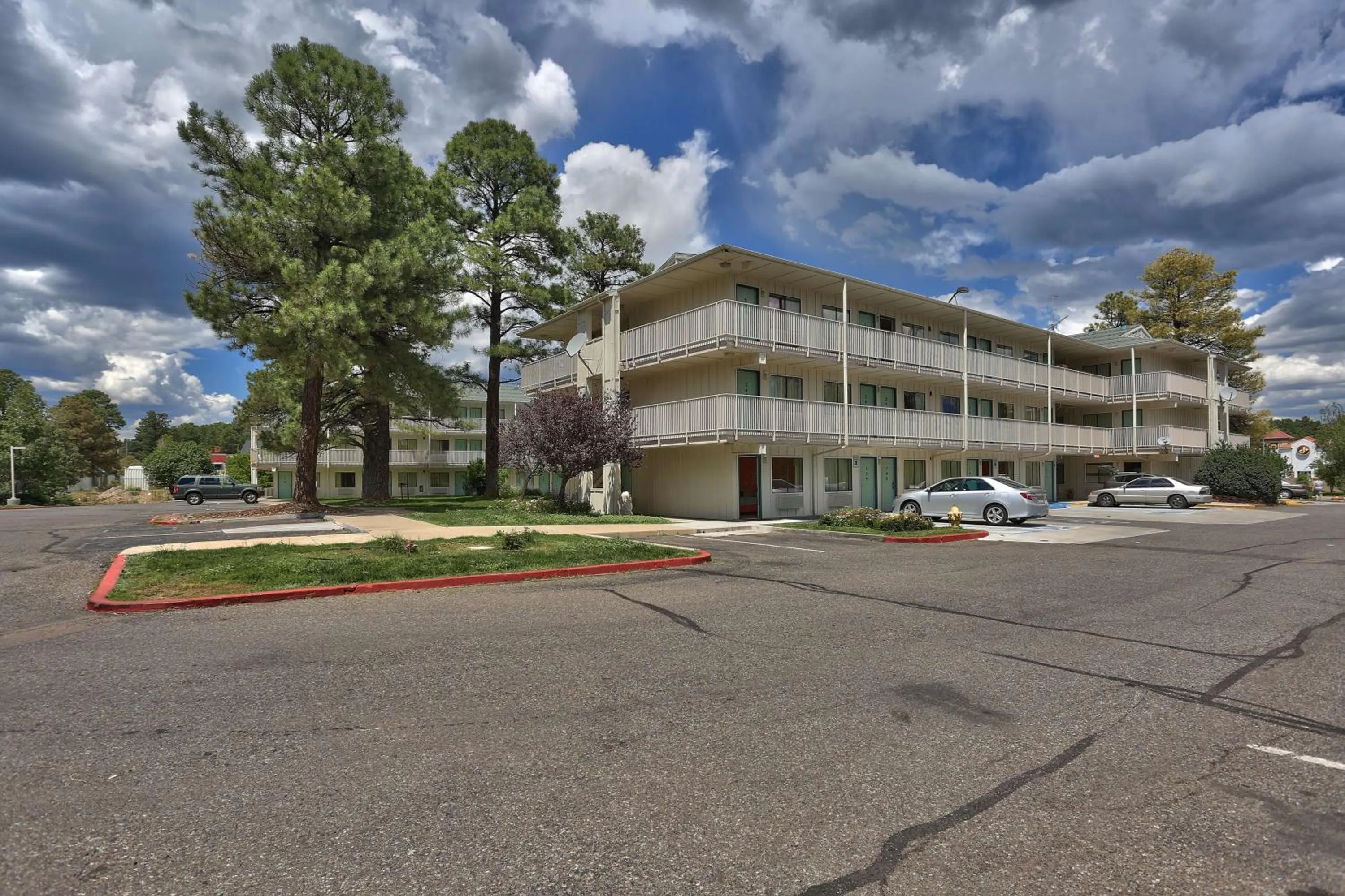 Property building in Motel 6-Flagstaff, AZ - West - Woodland Village
