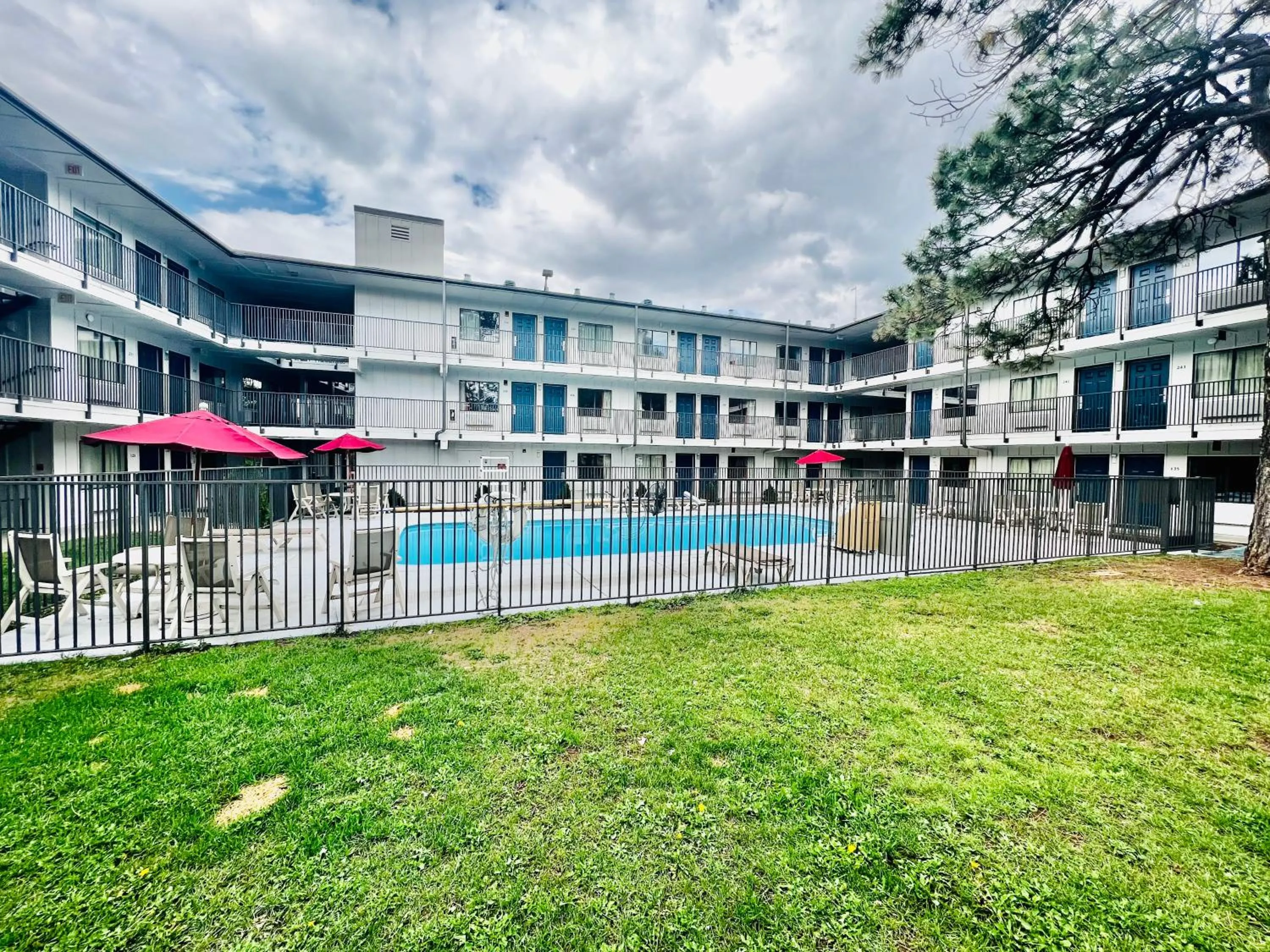 Property building in Motel 6-Flagstaff, AZ - West - Woodland Village