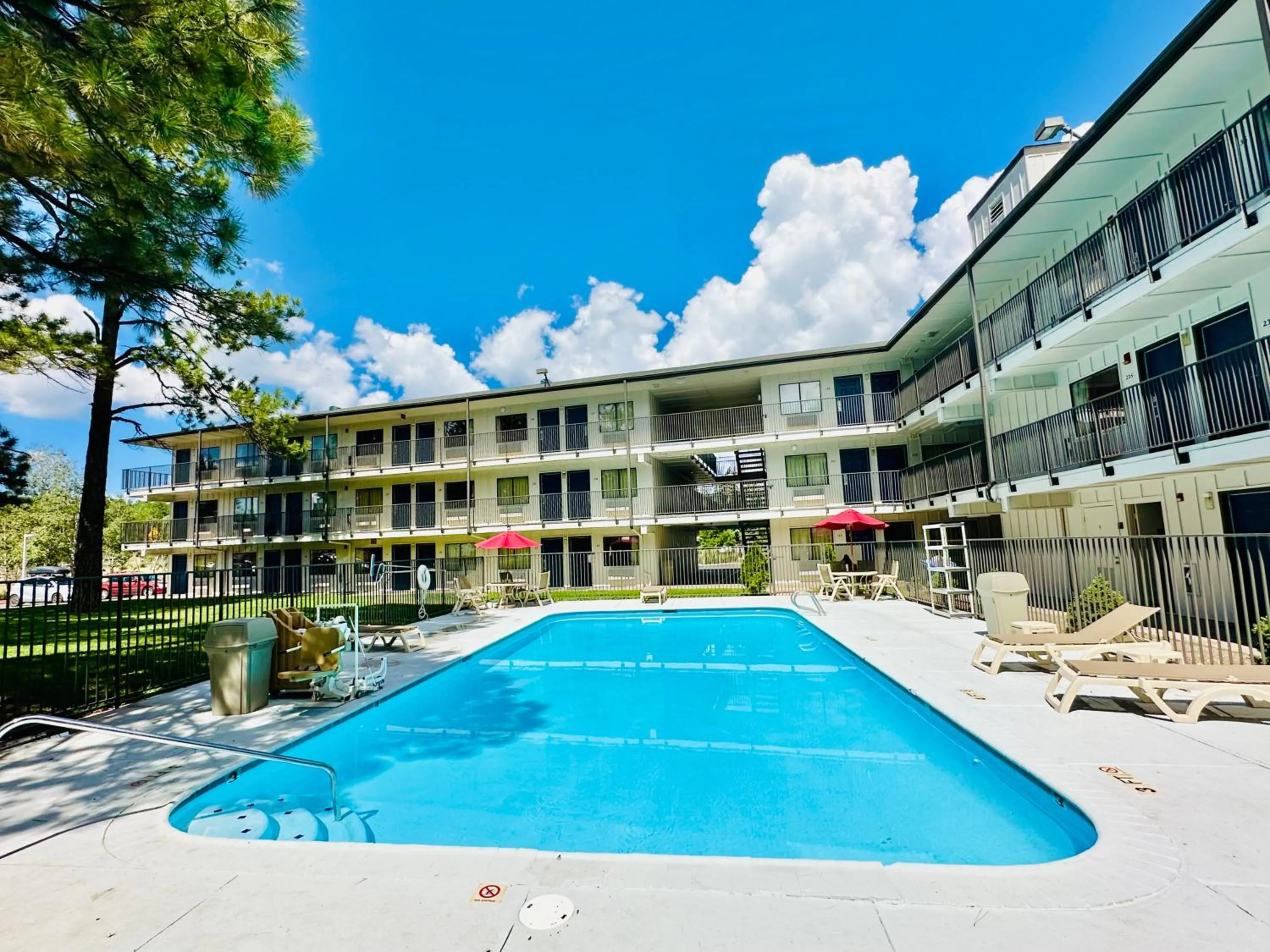 Property building in Motel 6-Flagstaff, AZ - West - Woodland Village