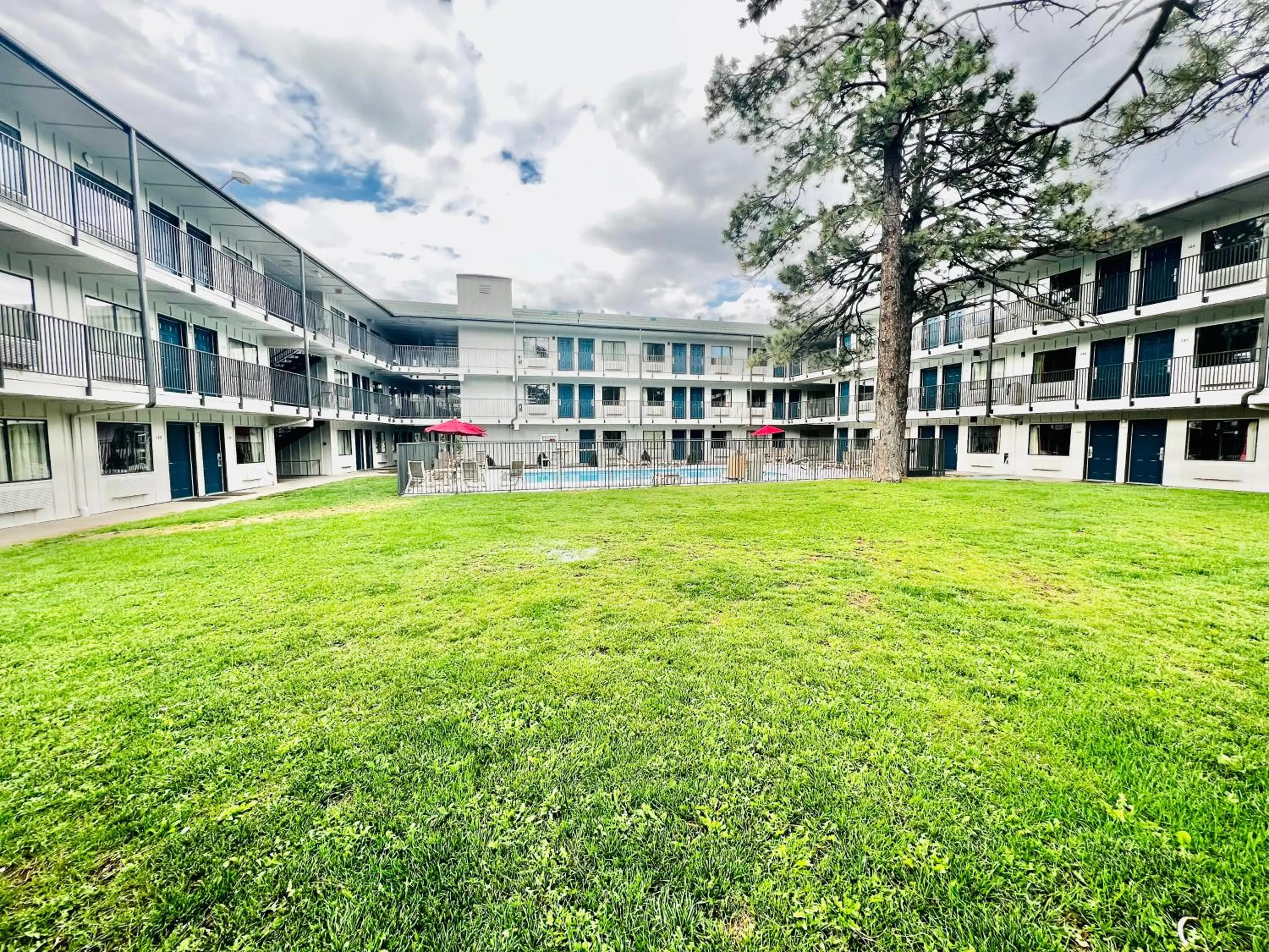 Property building in Motel 6-Flagstaff, AZ - West - Woodland Village