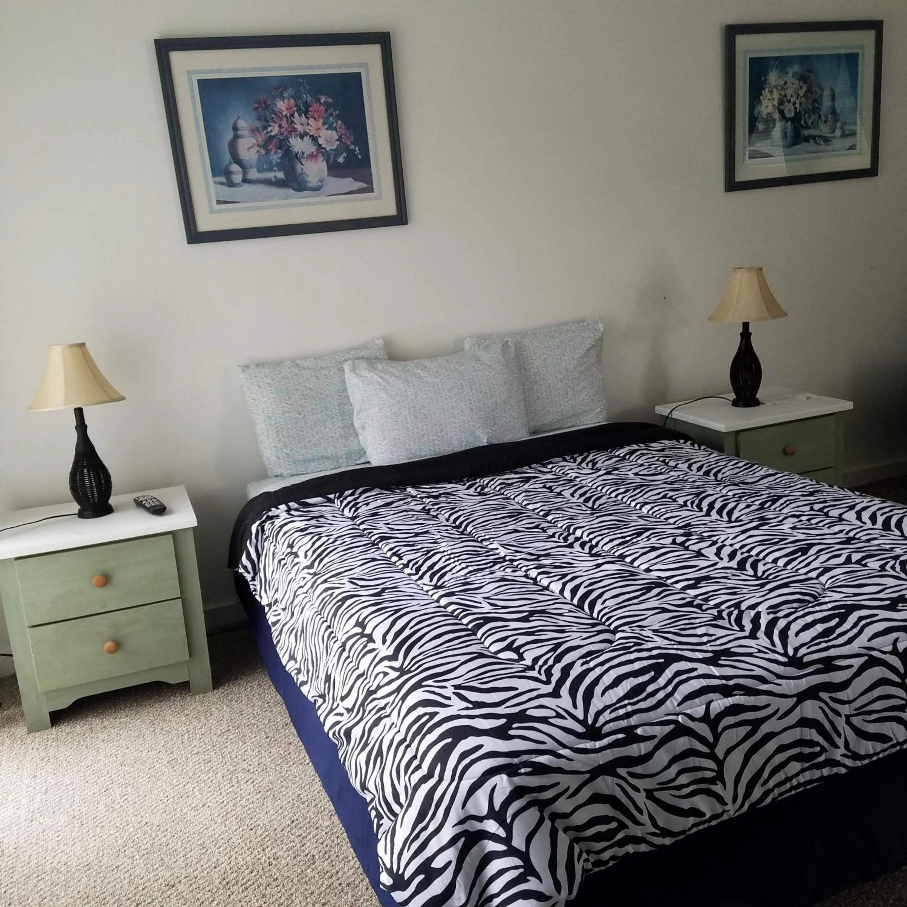 Bed in The becket Motel