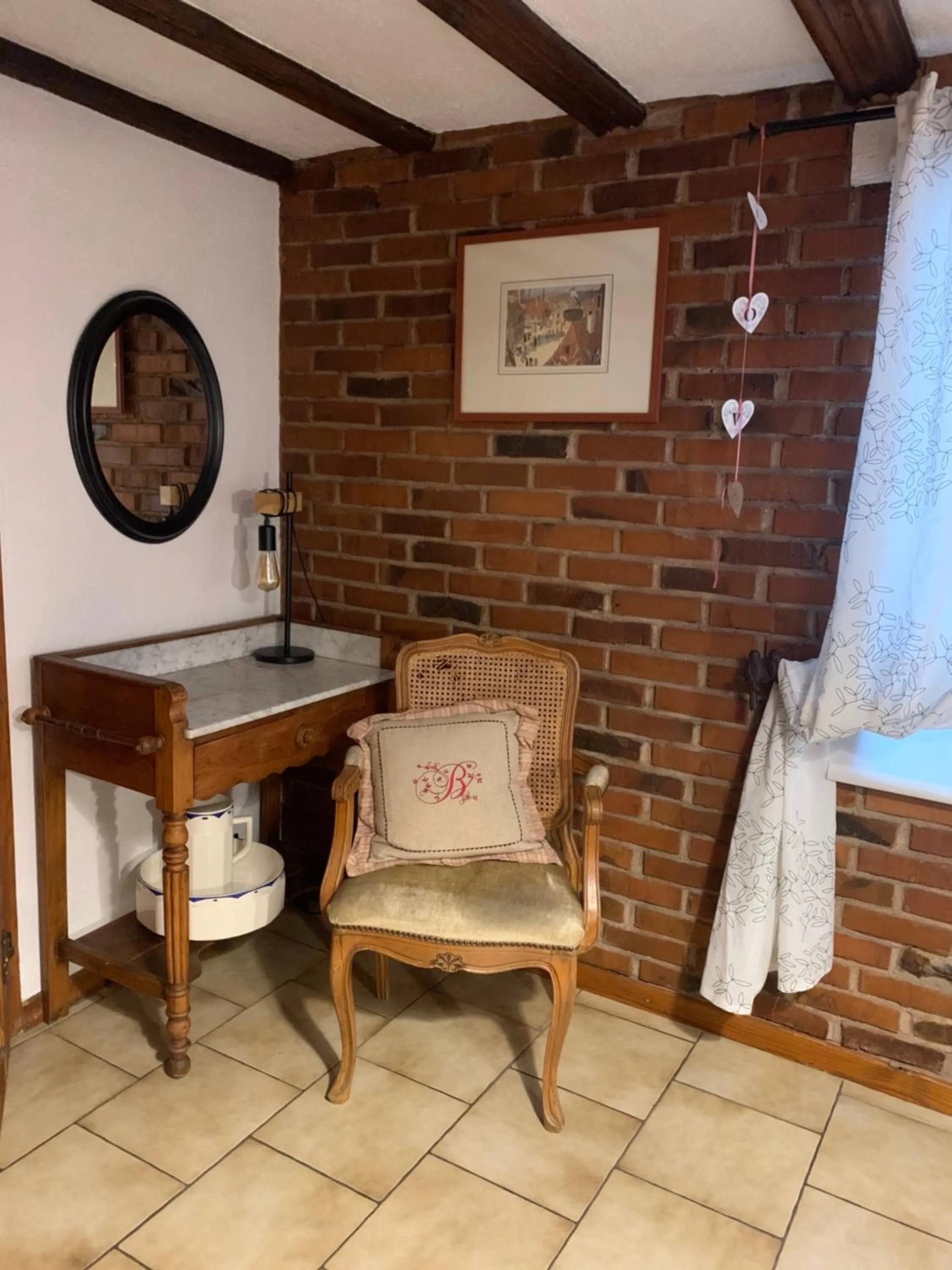 Appartement de caractère au calme 15 mins quartier historique, Gîte du Merlenchanteur