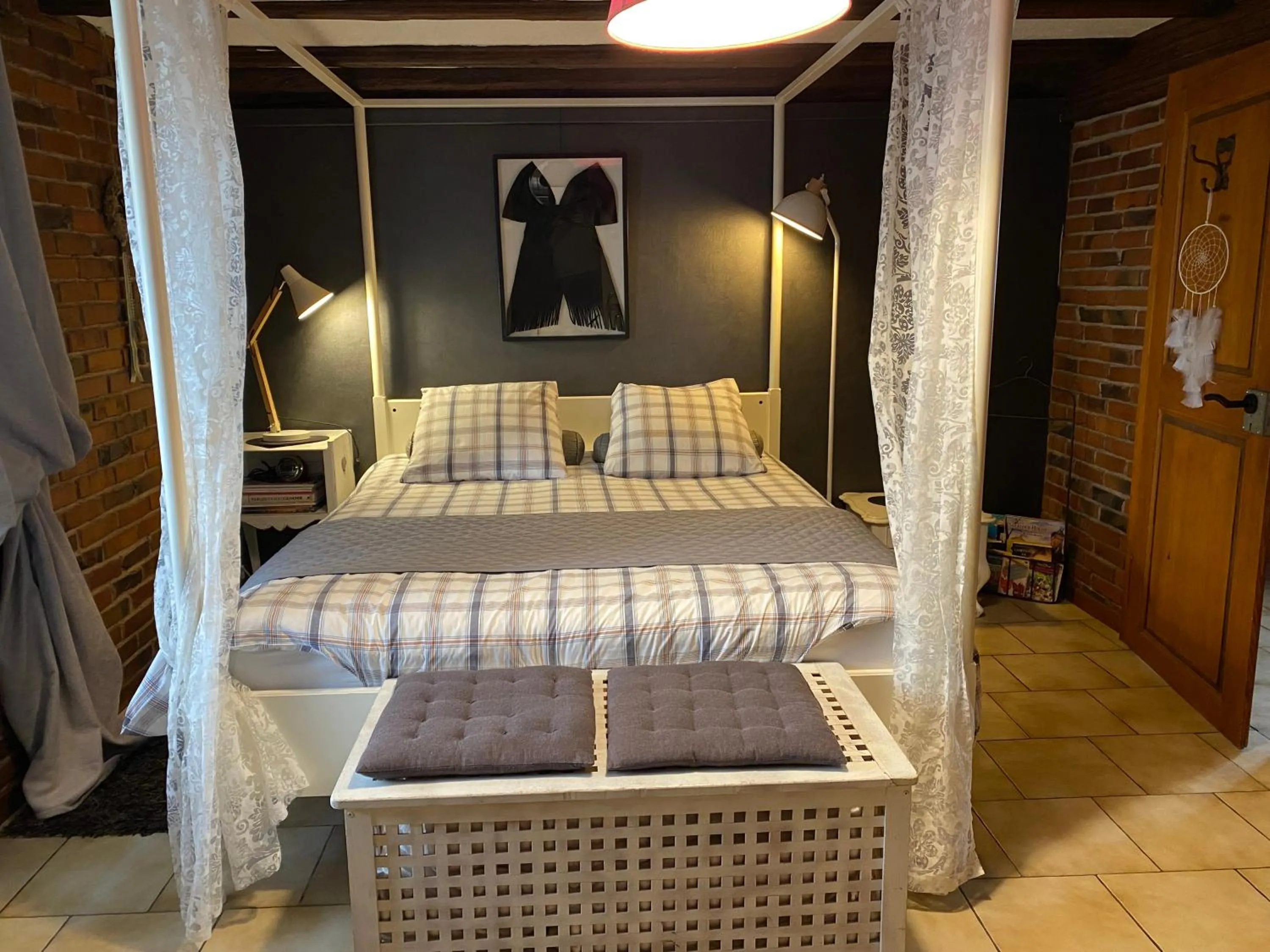 Appartement de caractère au calme 15 mins quartier historique, Gîte du Merlenchanteur