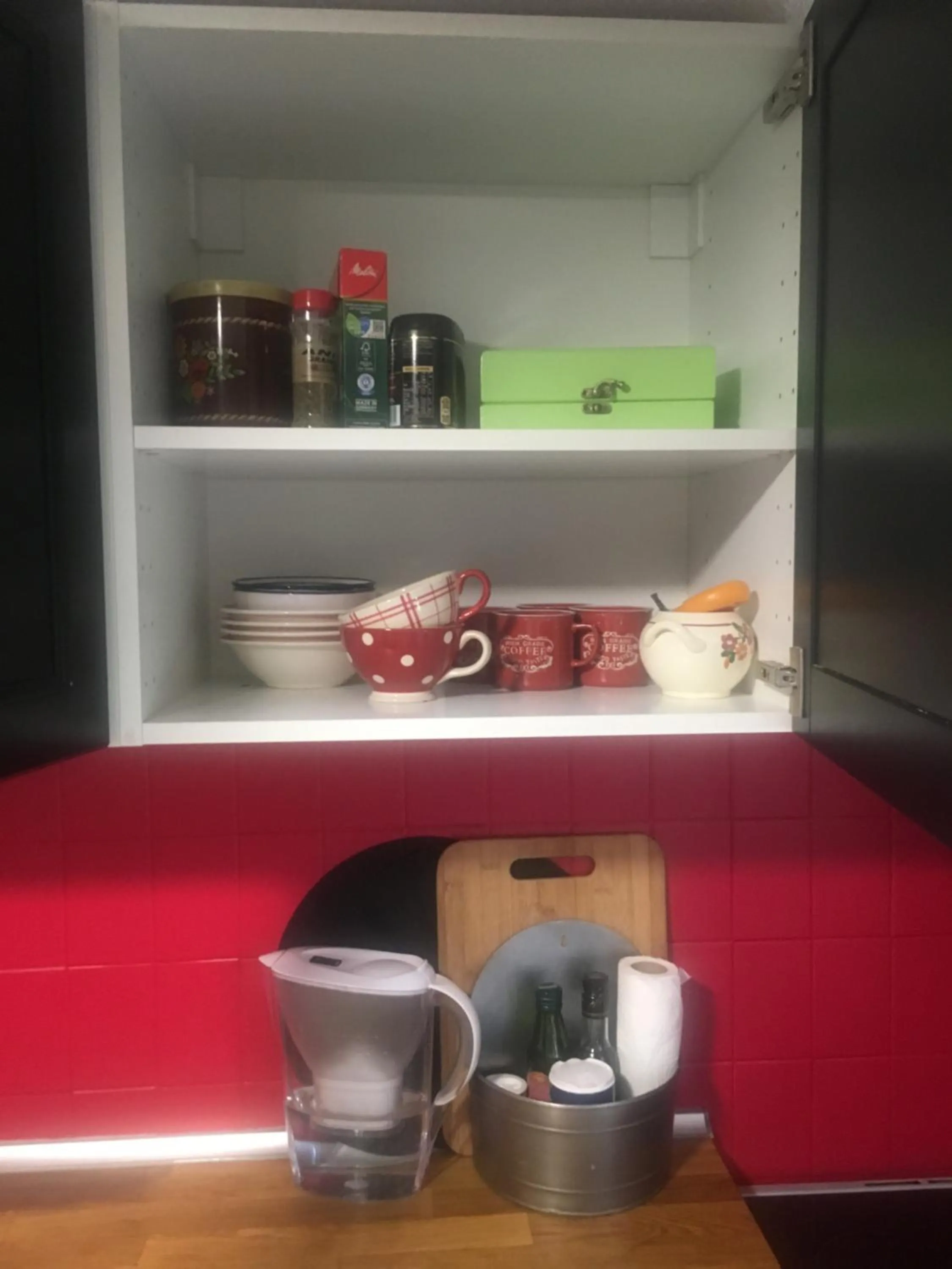 Coffee/tea facilities in Appartement de caractère au calme 15 mins quartier historique, Gîte du Merlenchanteur