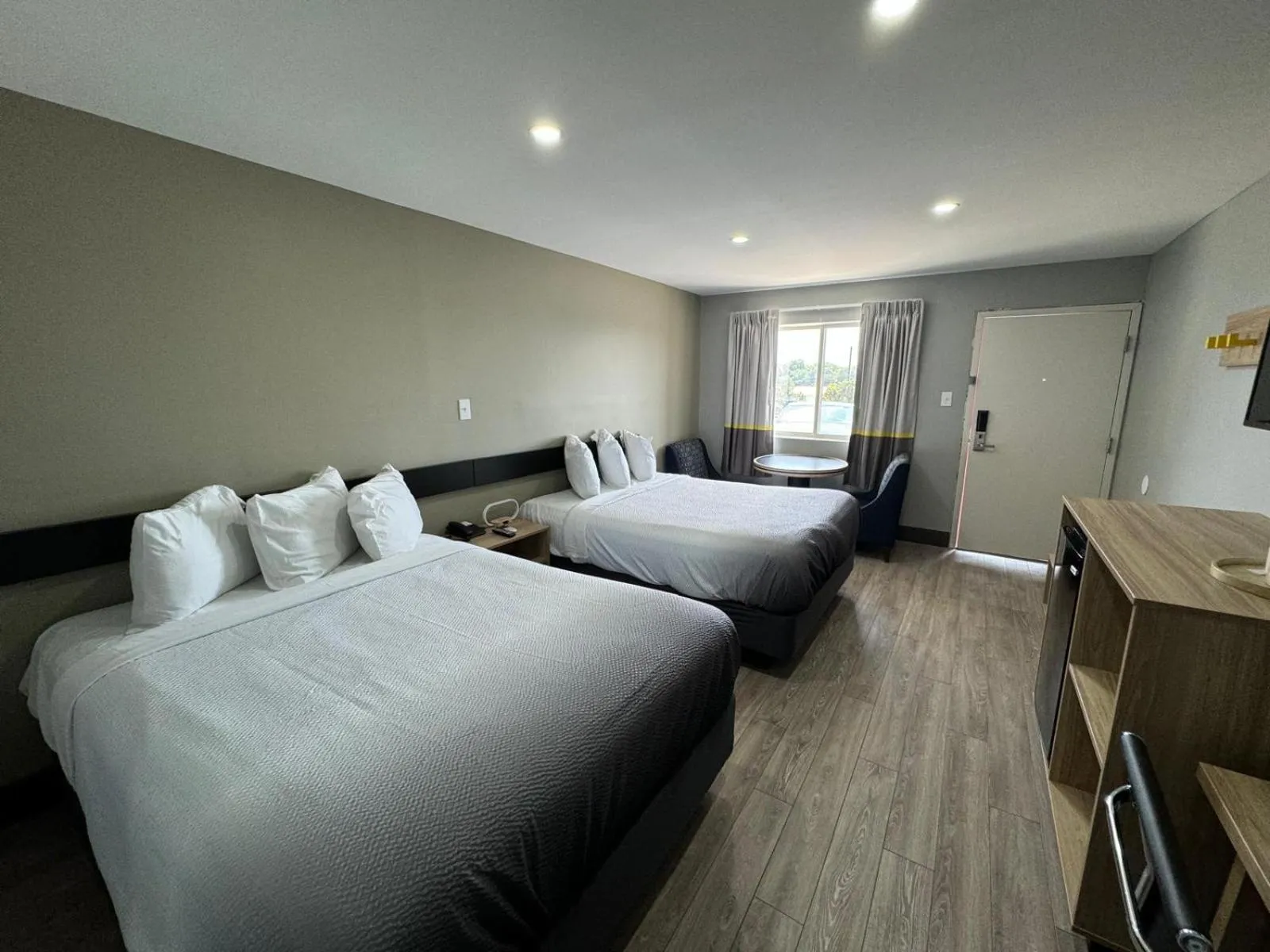 Super 8 by Wyndham Hazleton