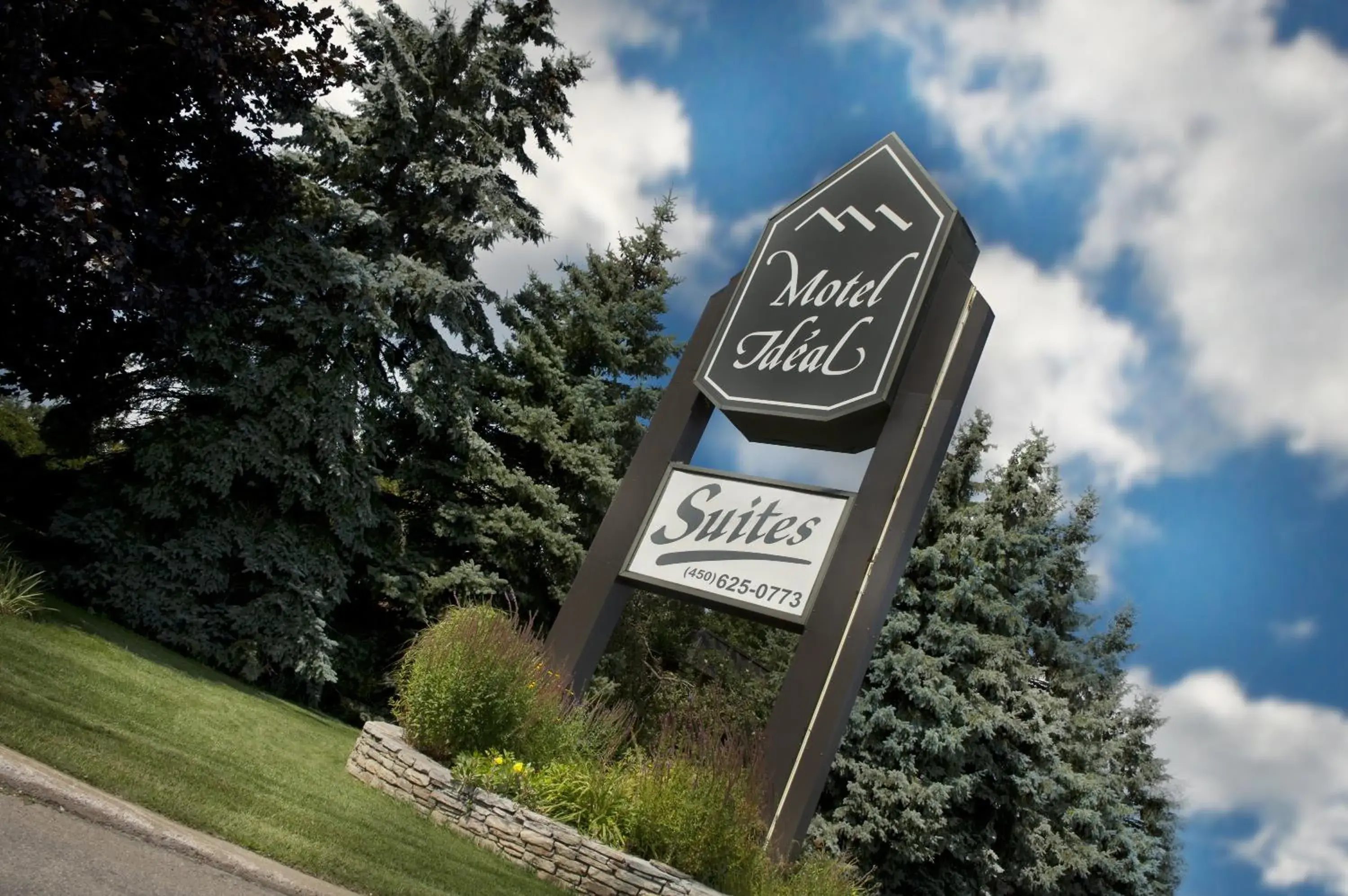 Ramada by Wyndham Laval Ramada by Wyndham Laval