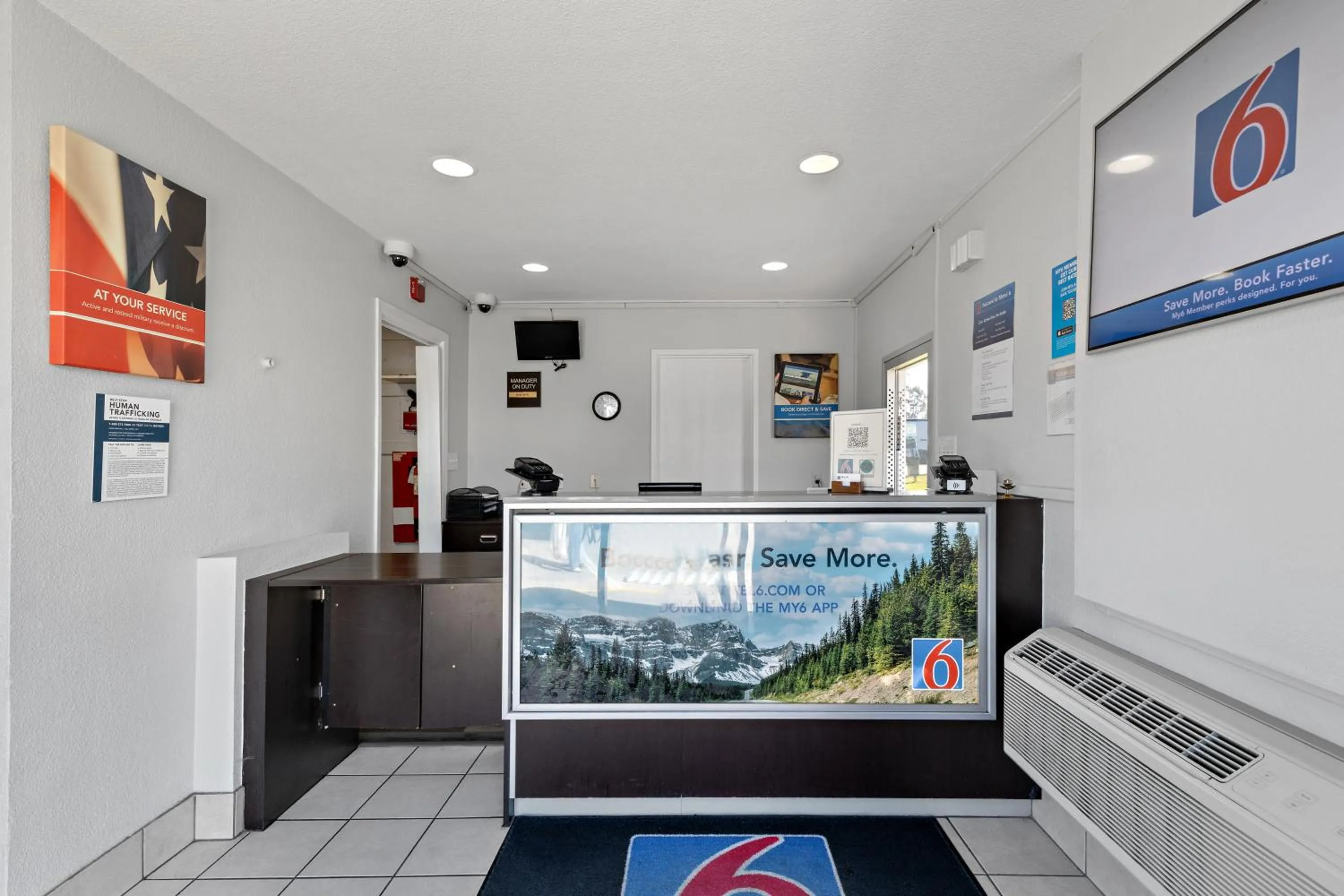 Lobby or reception in Motel 6-San Diego, CA - North