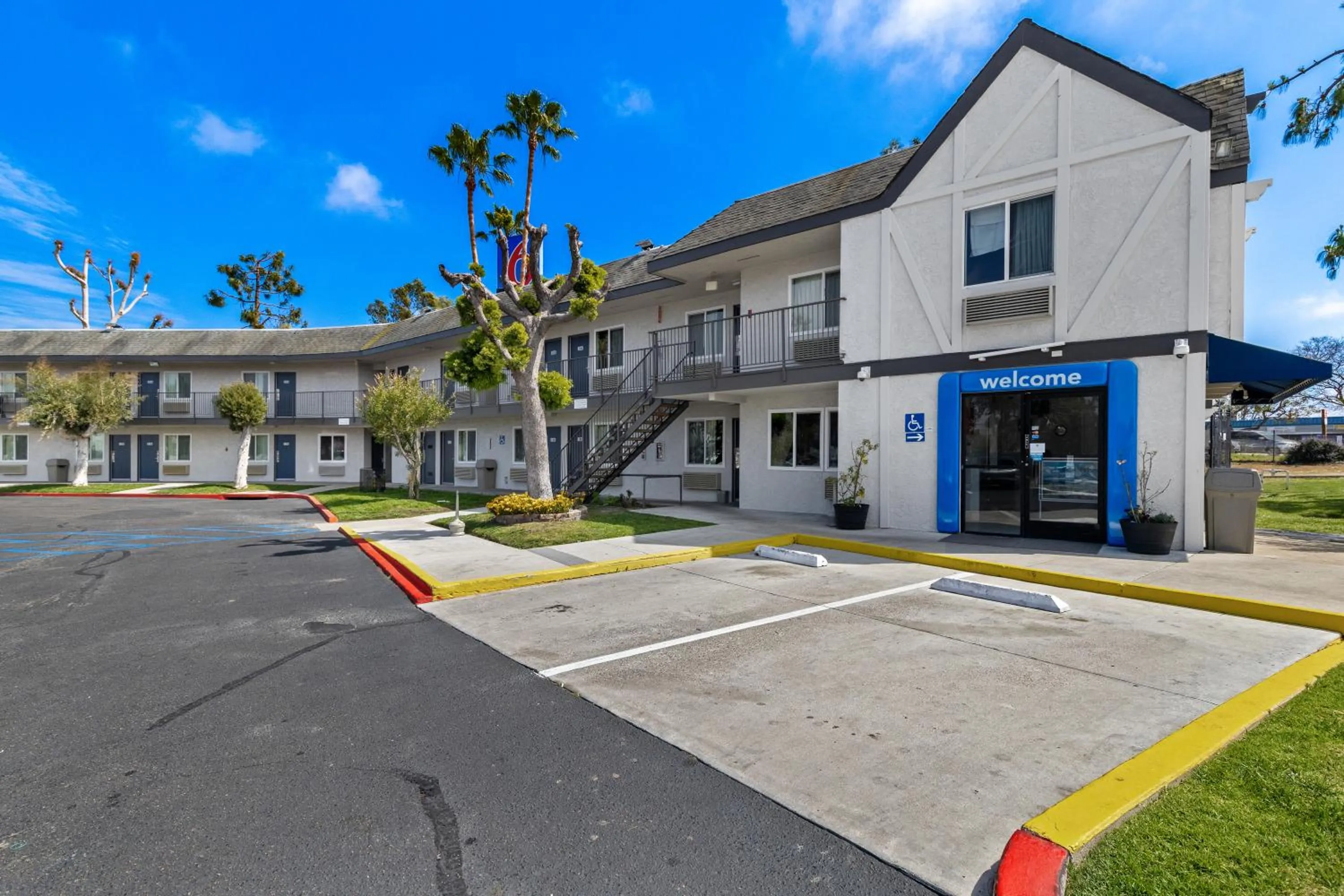 Property building in Motel 6-San Diego, CA - North