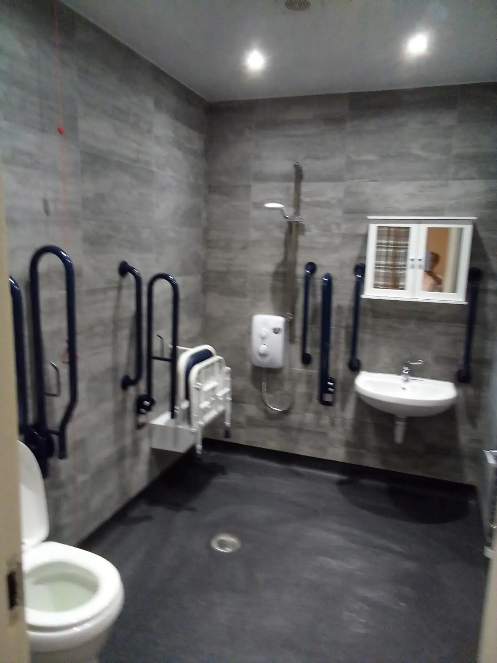 Single Room - single occupancy - Disability Access in Ardmillan Hotel Single Room - single occupancy - Disability Access in Ardmillan Hotel