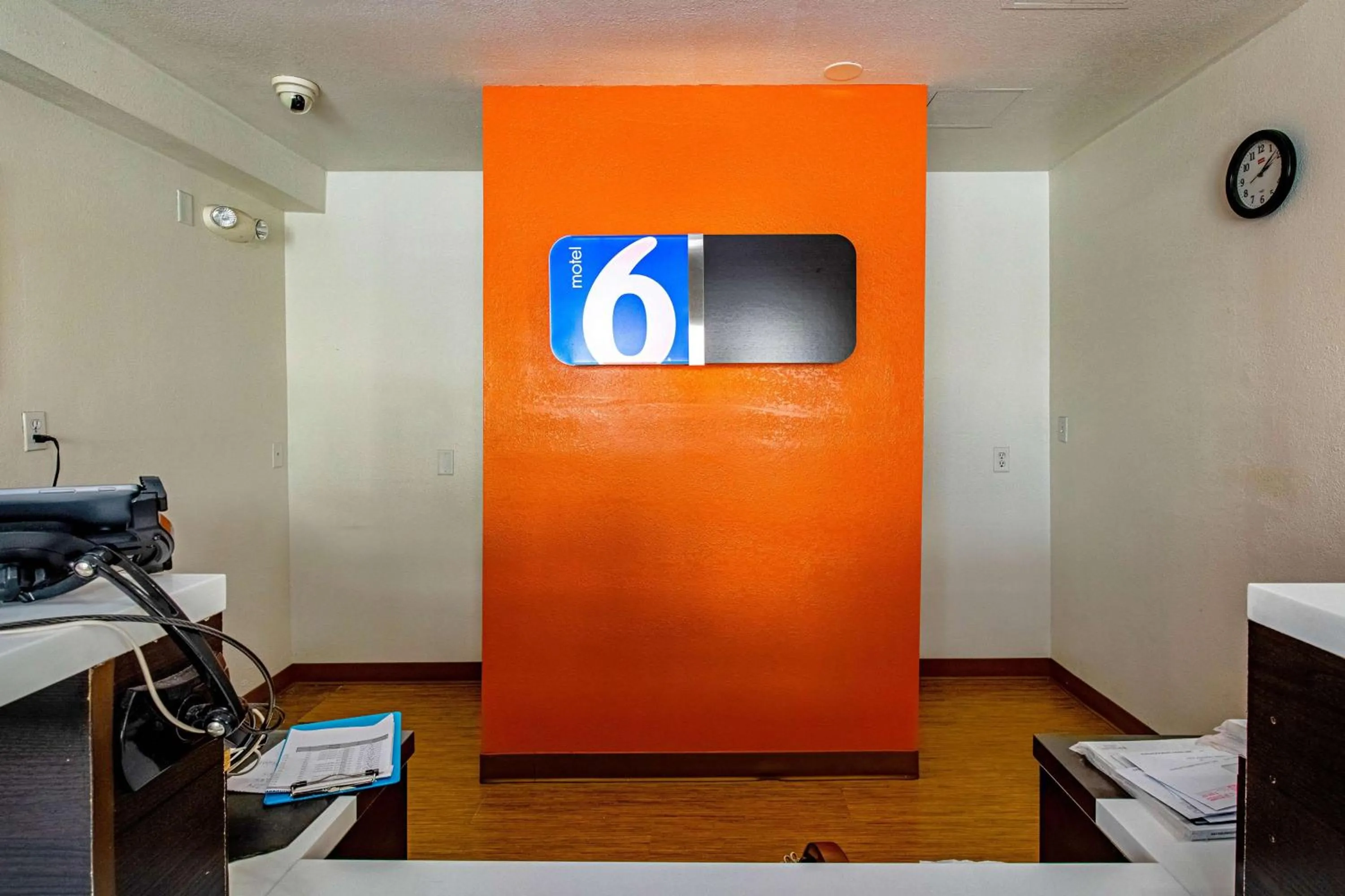Property logo or sign in Motel 6-Palatine, IL - Chicago Northwest