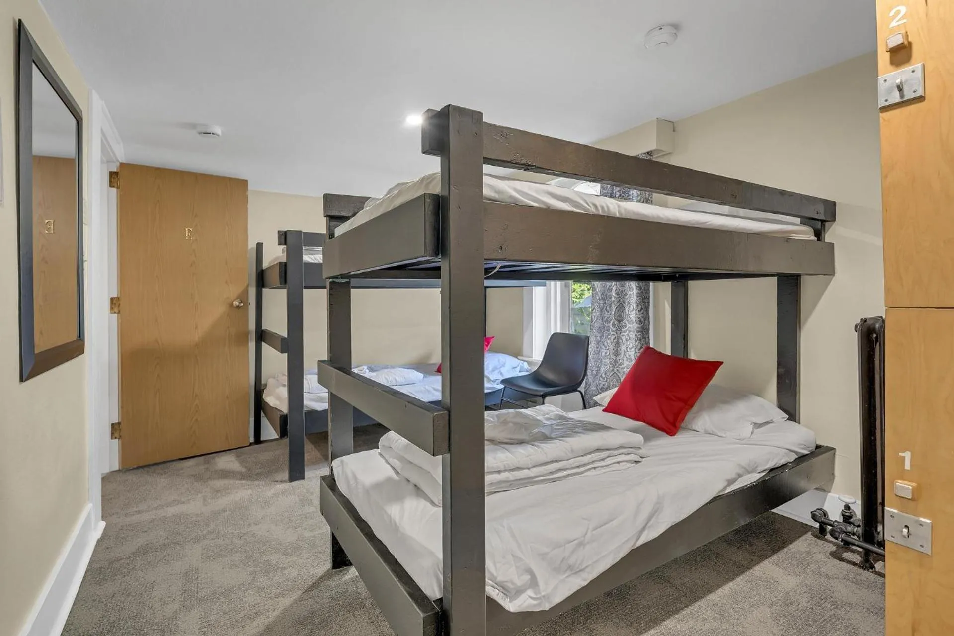 bunk bed, Bed in HI Penticton - Hostel