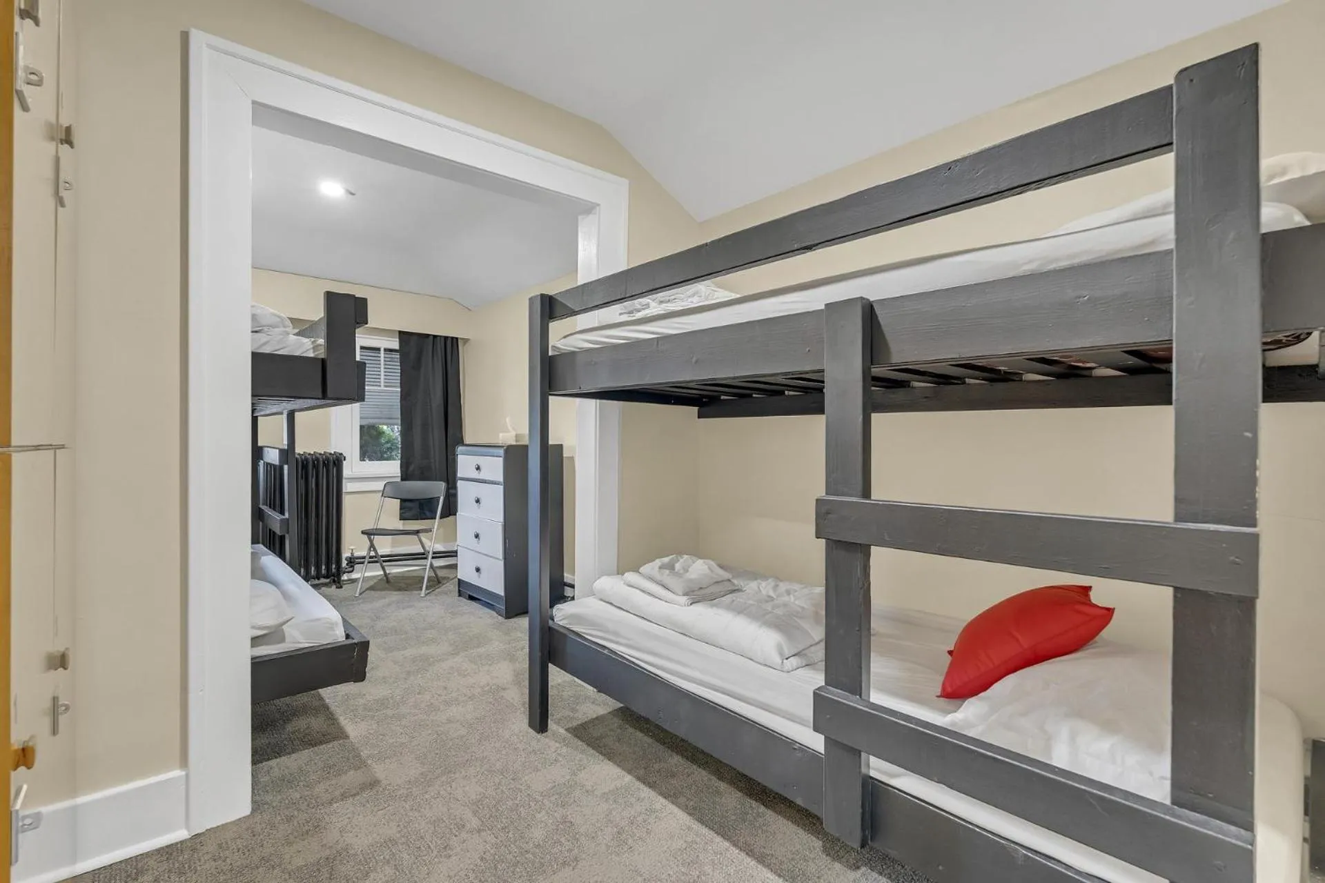 bunk bed, Bed in HI Penticton - Hostel