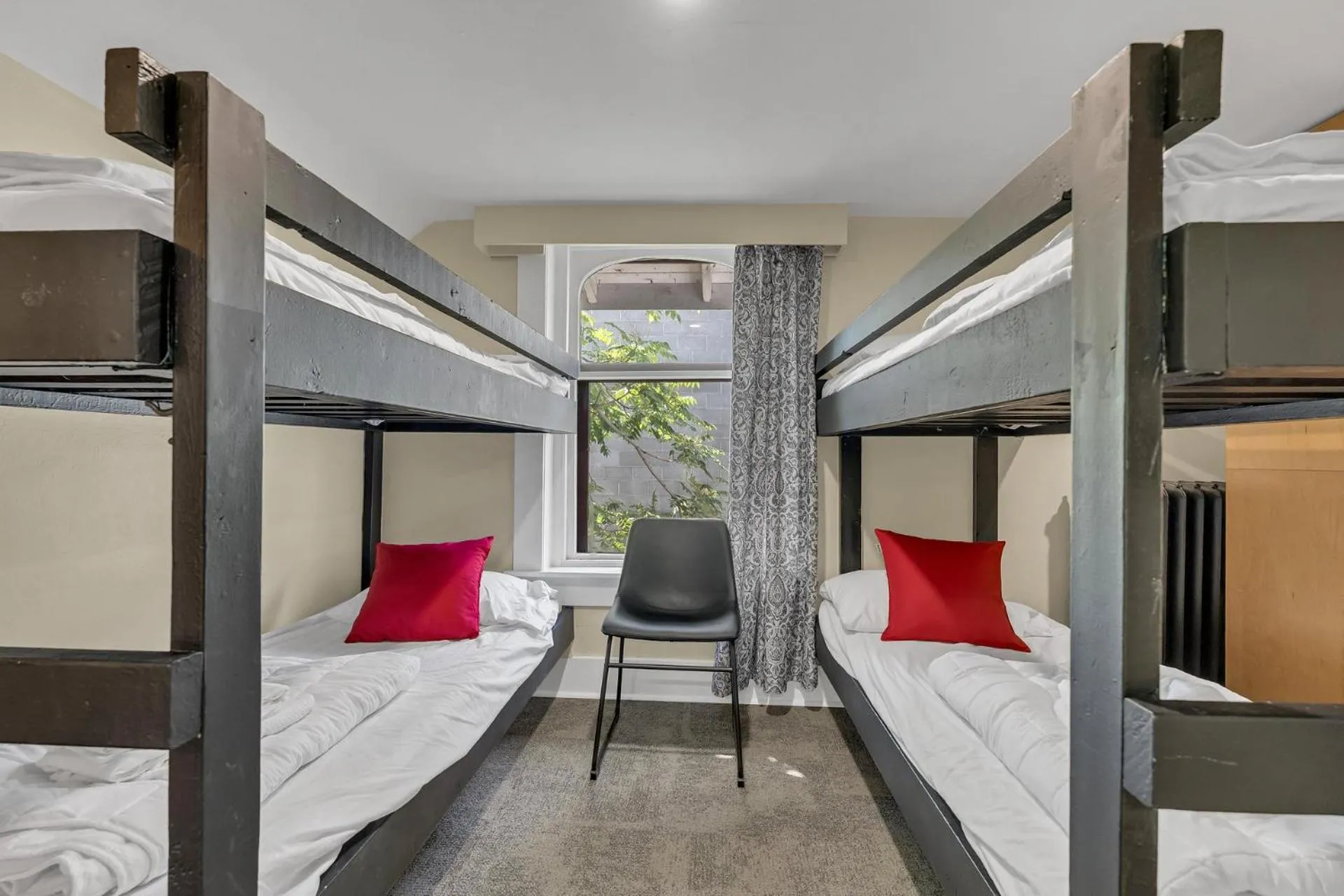 bunk bed, Bed in HI Penticton - Hostel