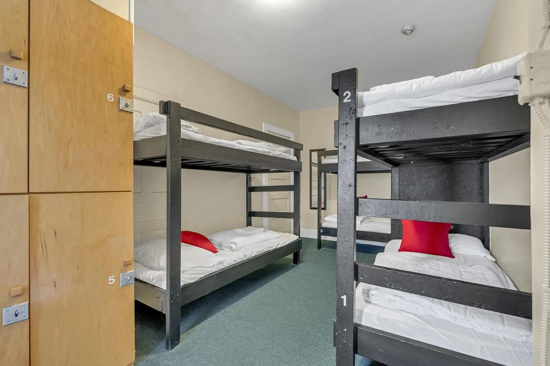 bunk bed, Bed in HI Penticton - Hostel