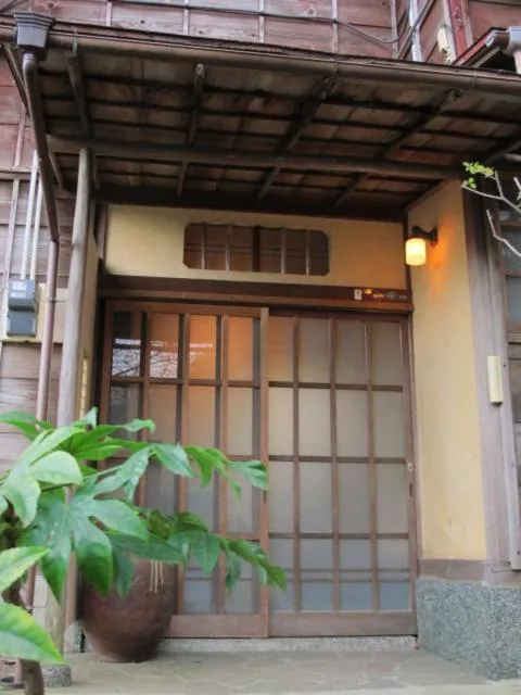 Property building in Atami Ikyuan 熱海一休庵