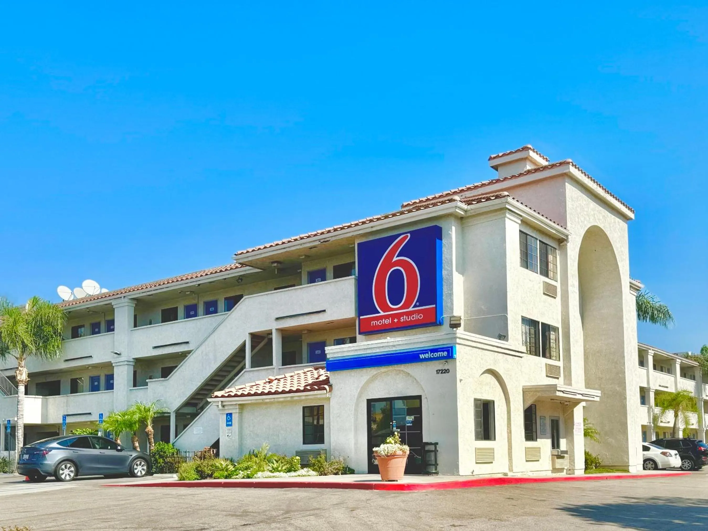 Property building in Motel 6-Bellflower, CA - Los Angeles