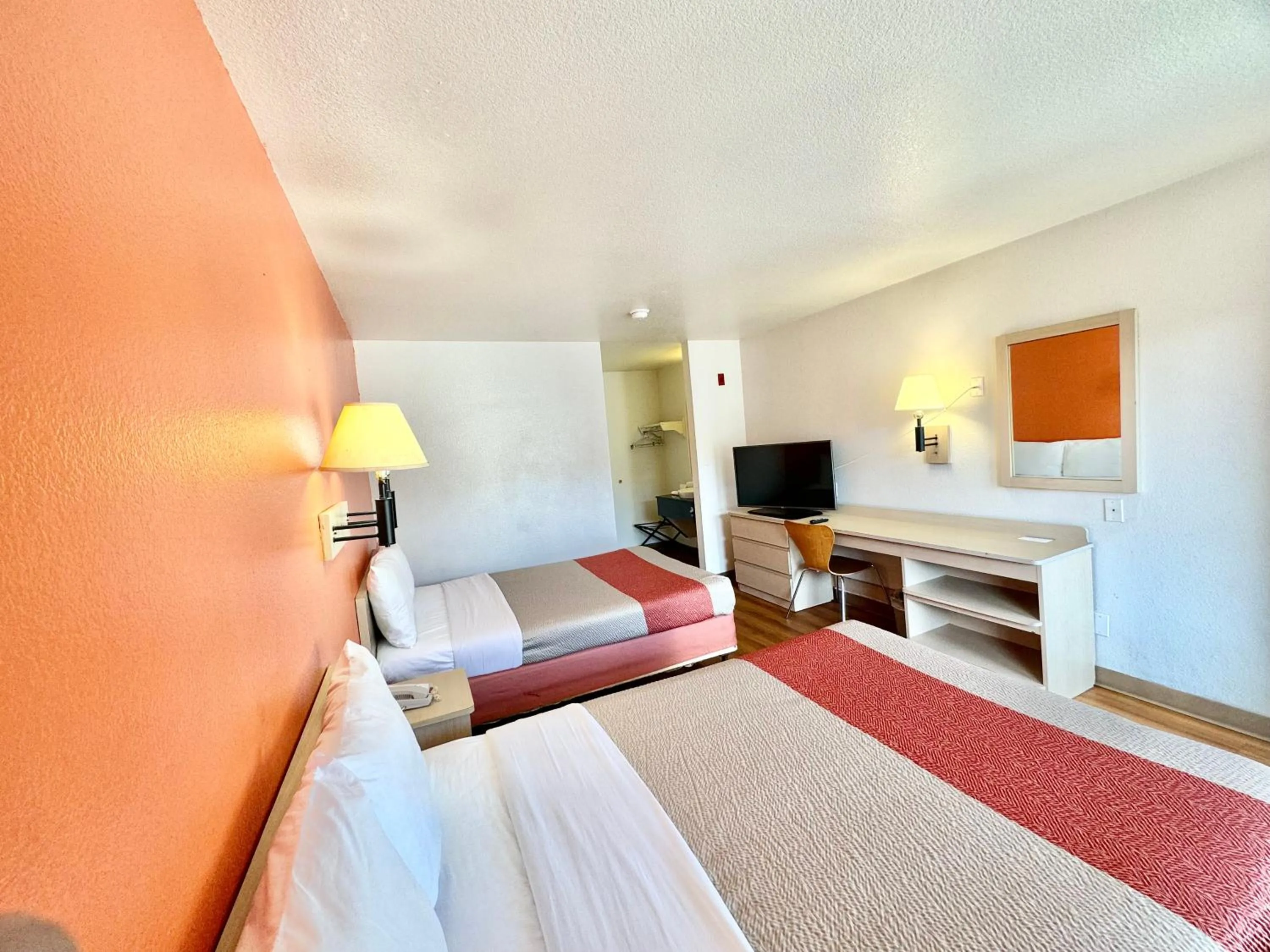 Bedroom, Bed in Motel 6-Bellflower, CA - Los Angeles