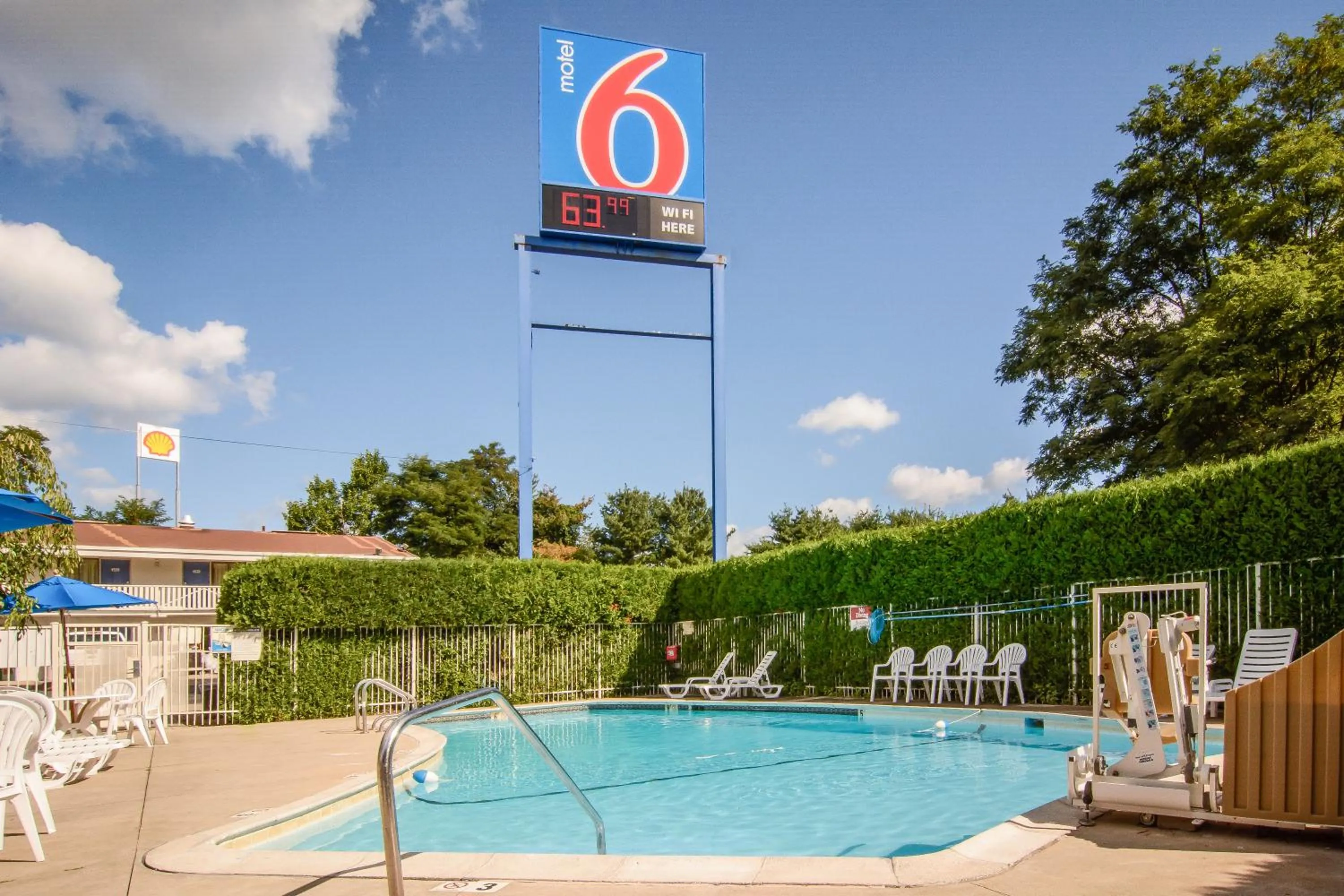 Swimming pool in Motel 6-Leominster, MA