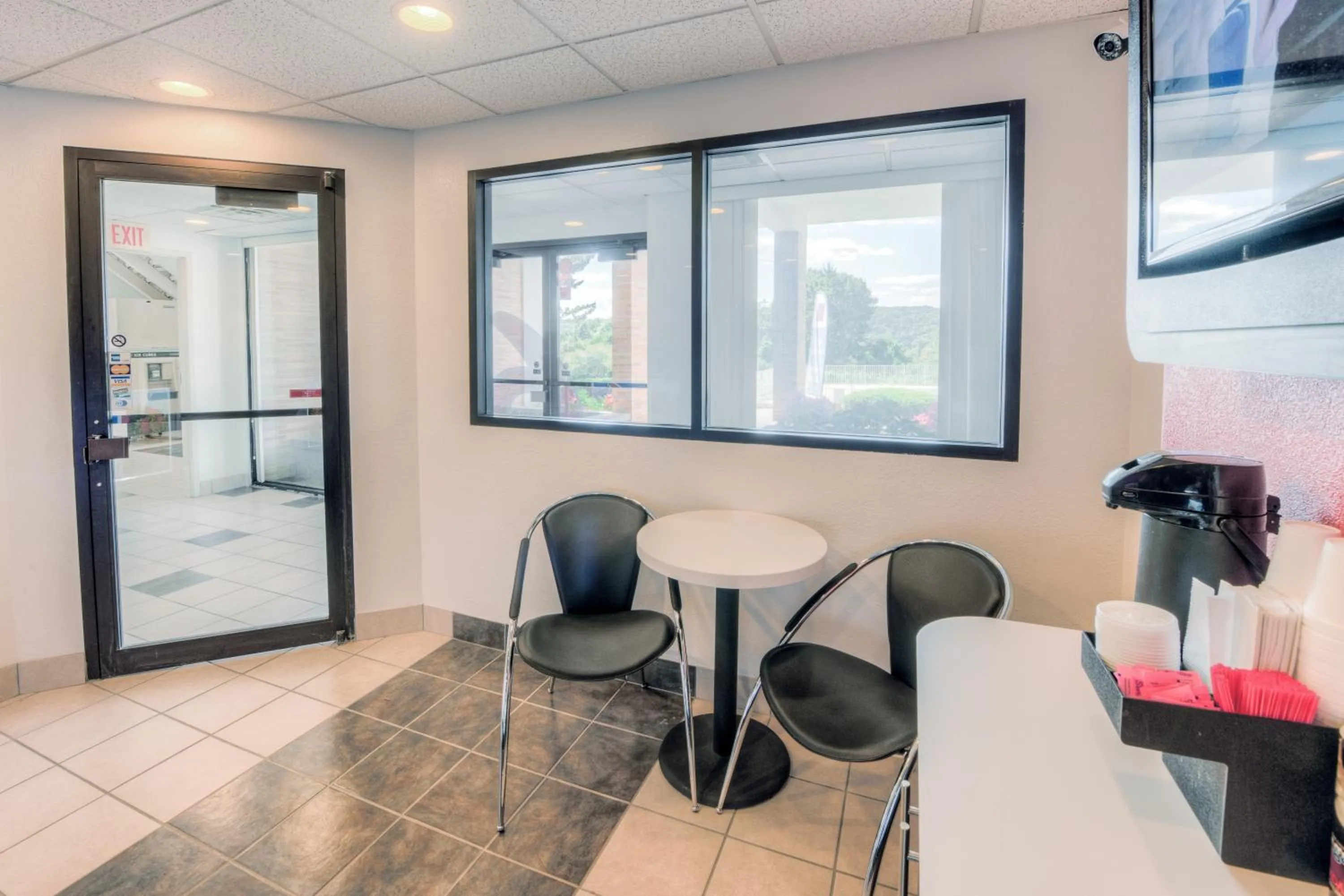 Lobby or reception in Motel 6-Niantic, CT - New London