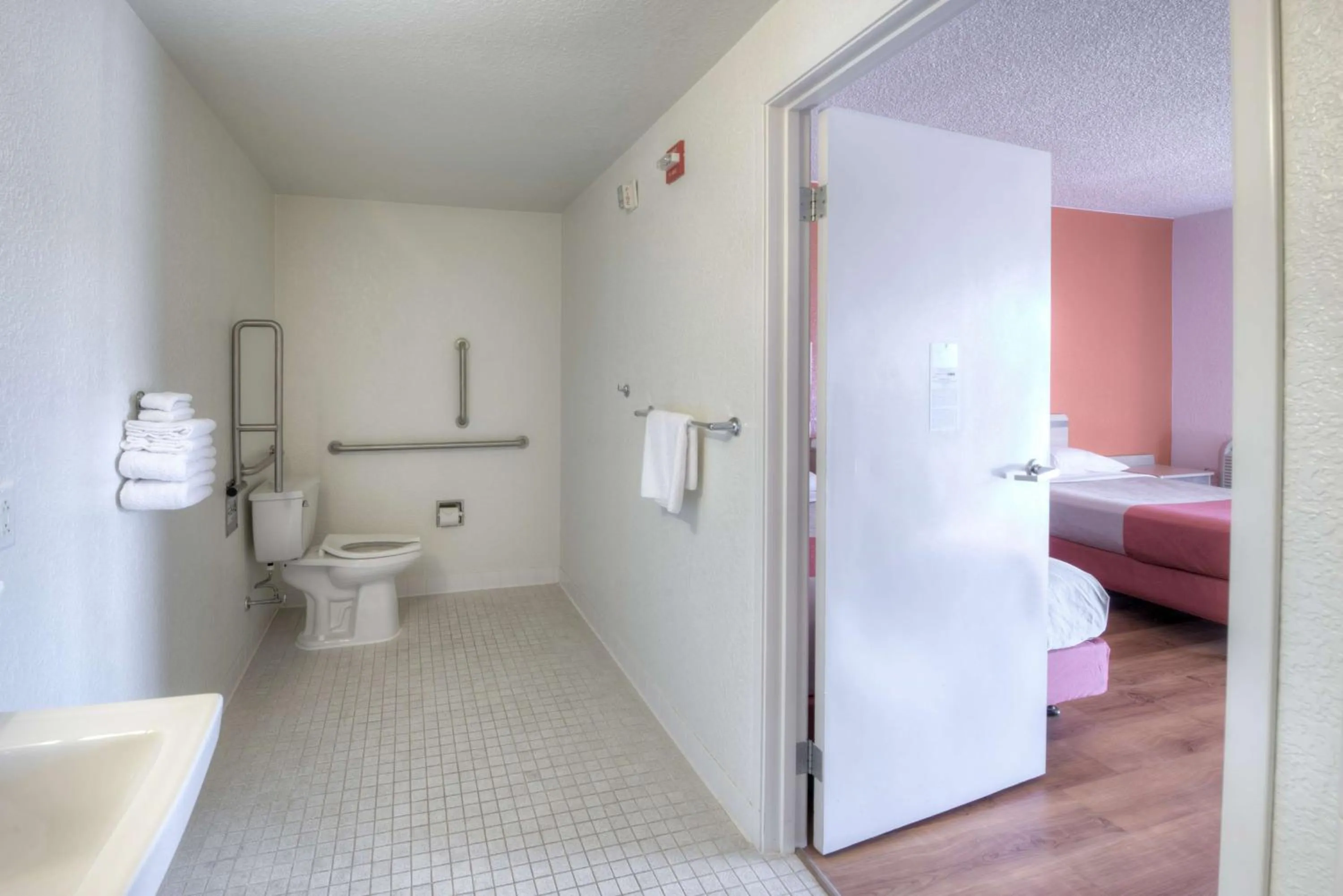 Bathroom, Bed in Motel 6-Niantic, CT - New London