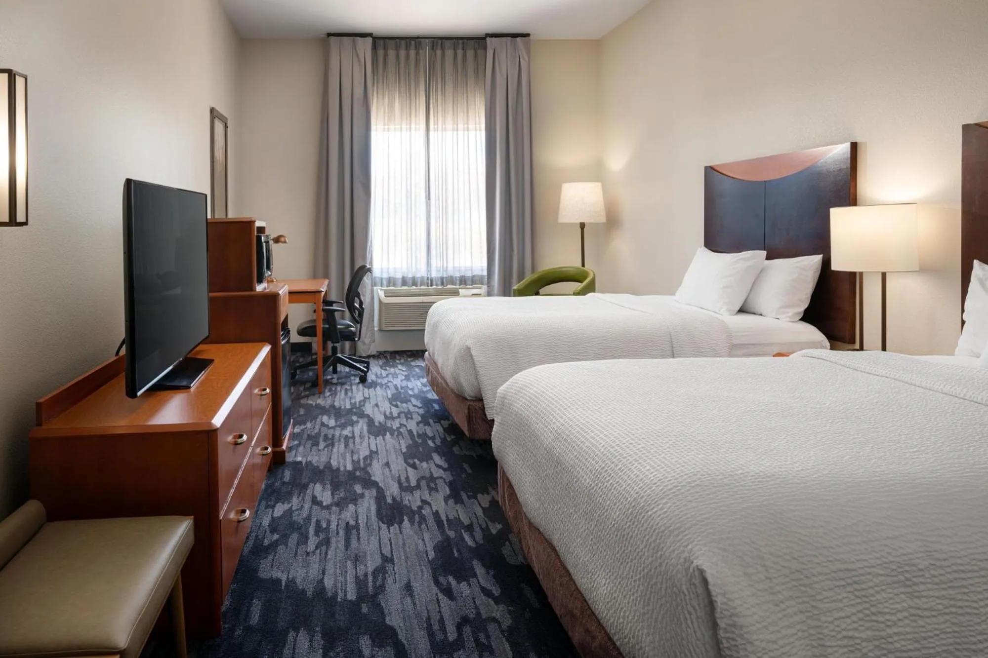 Bed in Fairfield Inn & Suites by Marriott Visalia Tulare