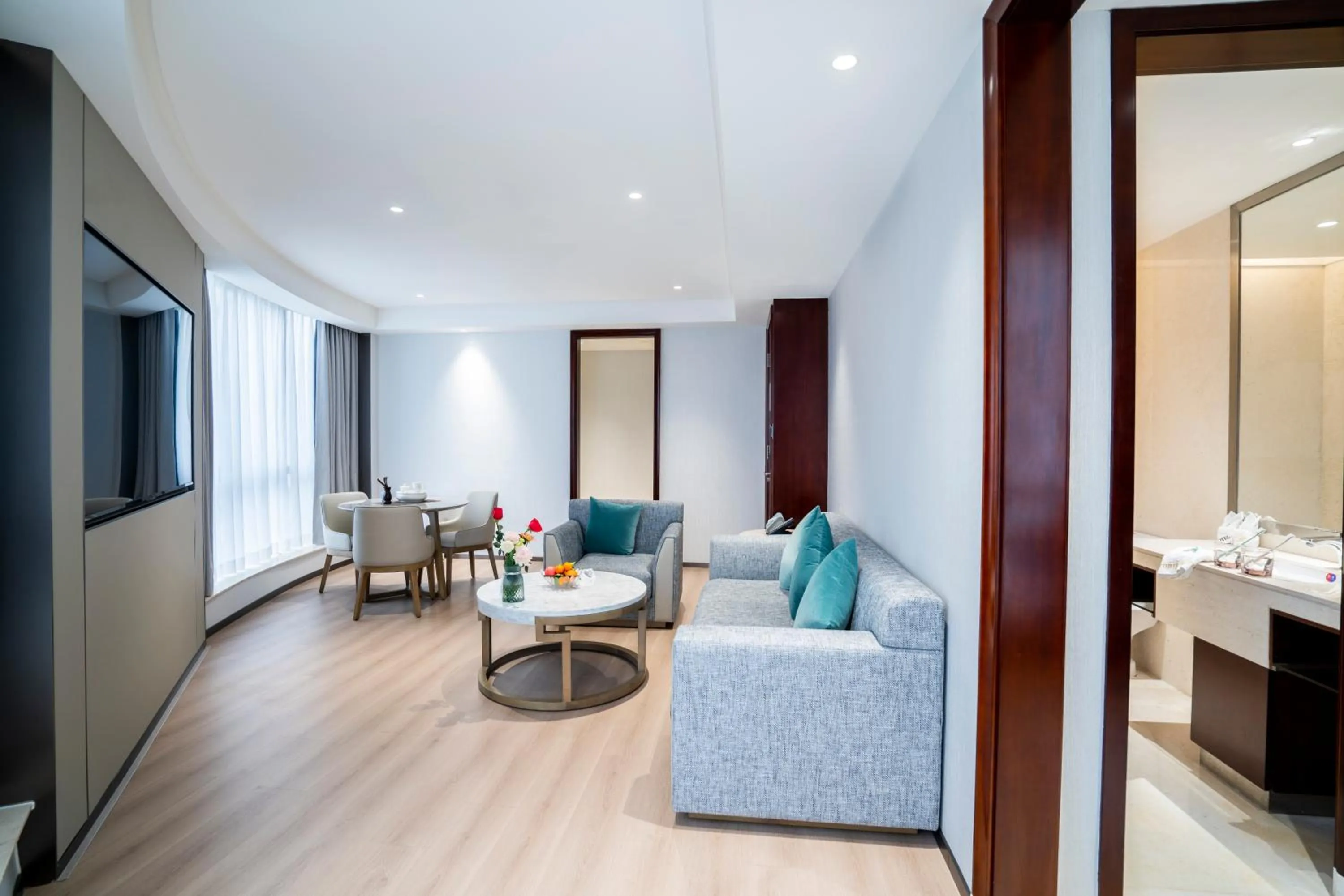 Living room in Victoria Hotel Guangzhou Zhujiang New Town