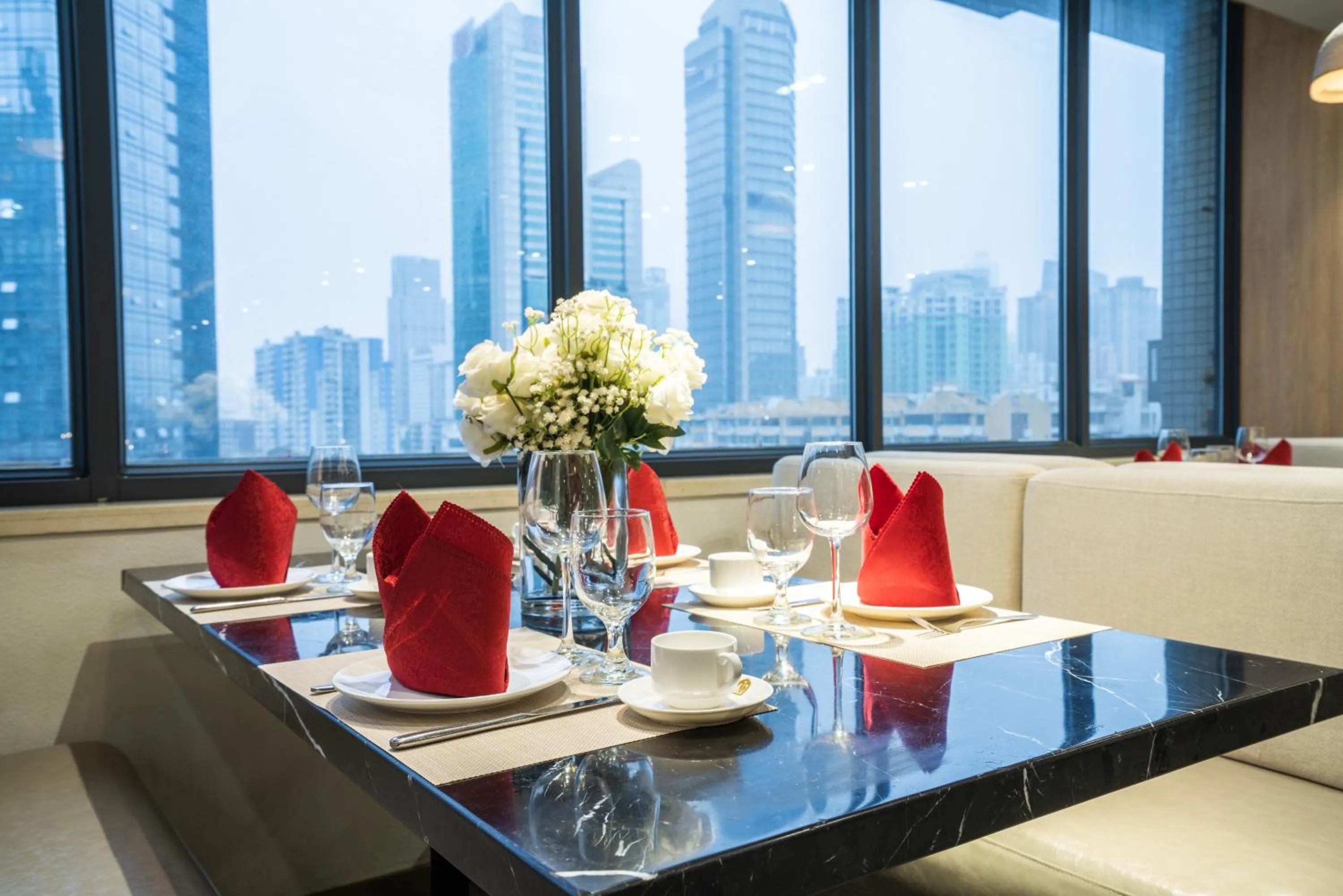 Restaurant/places to eat in Victoria Hotel Guangzhou Zhujiang New Town