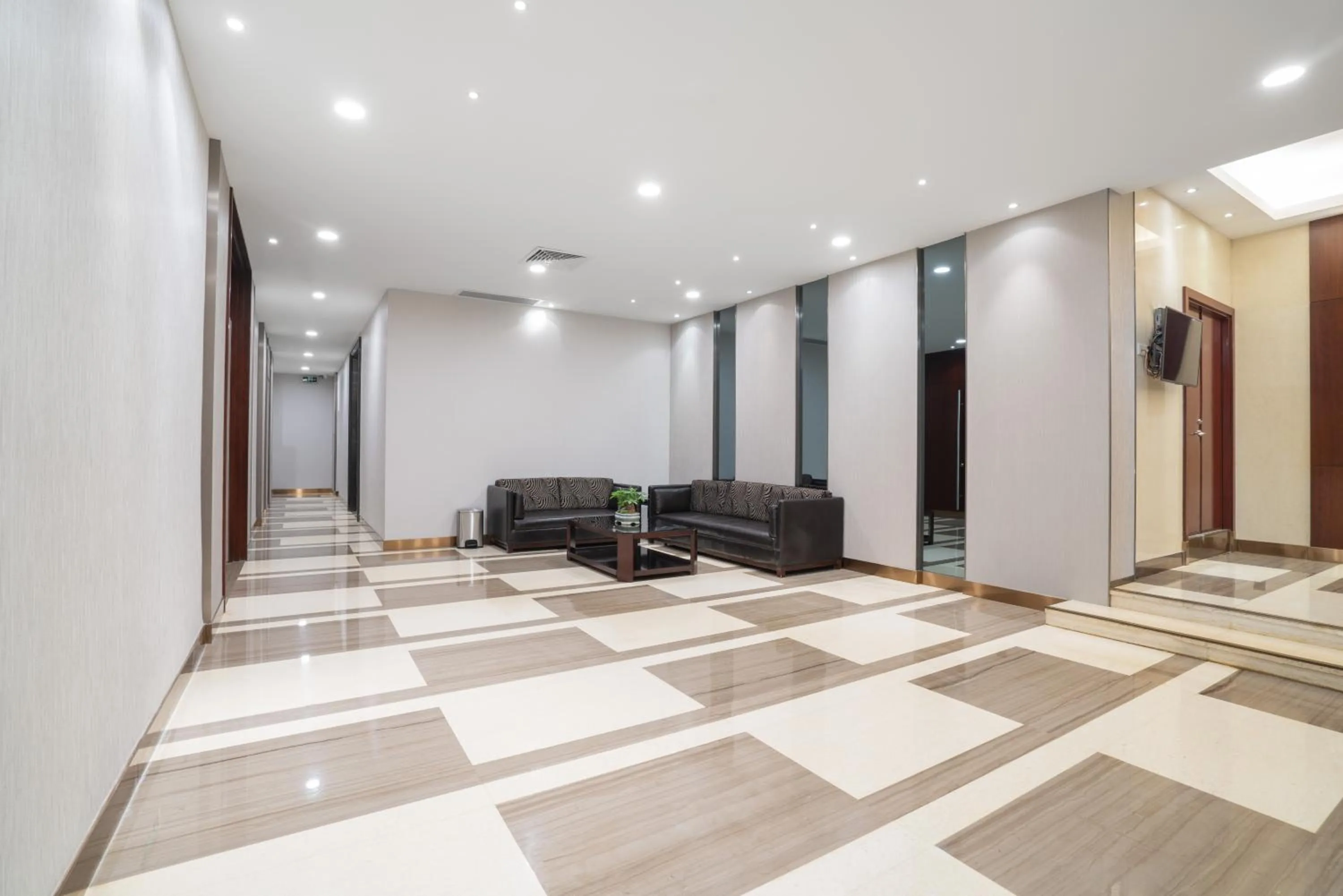 Seating area in Victoria Hotel Guangzhou Zhujiang New Town