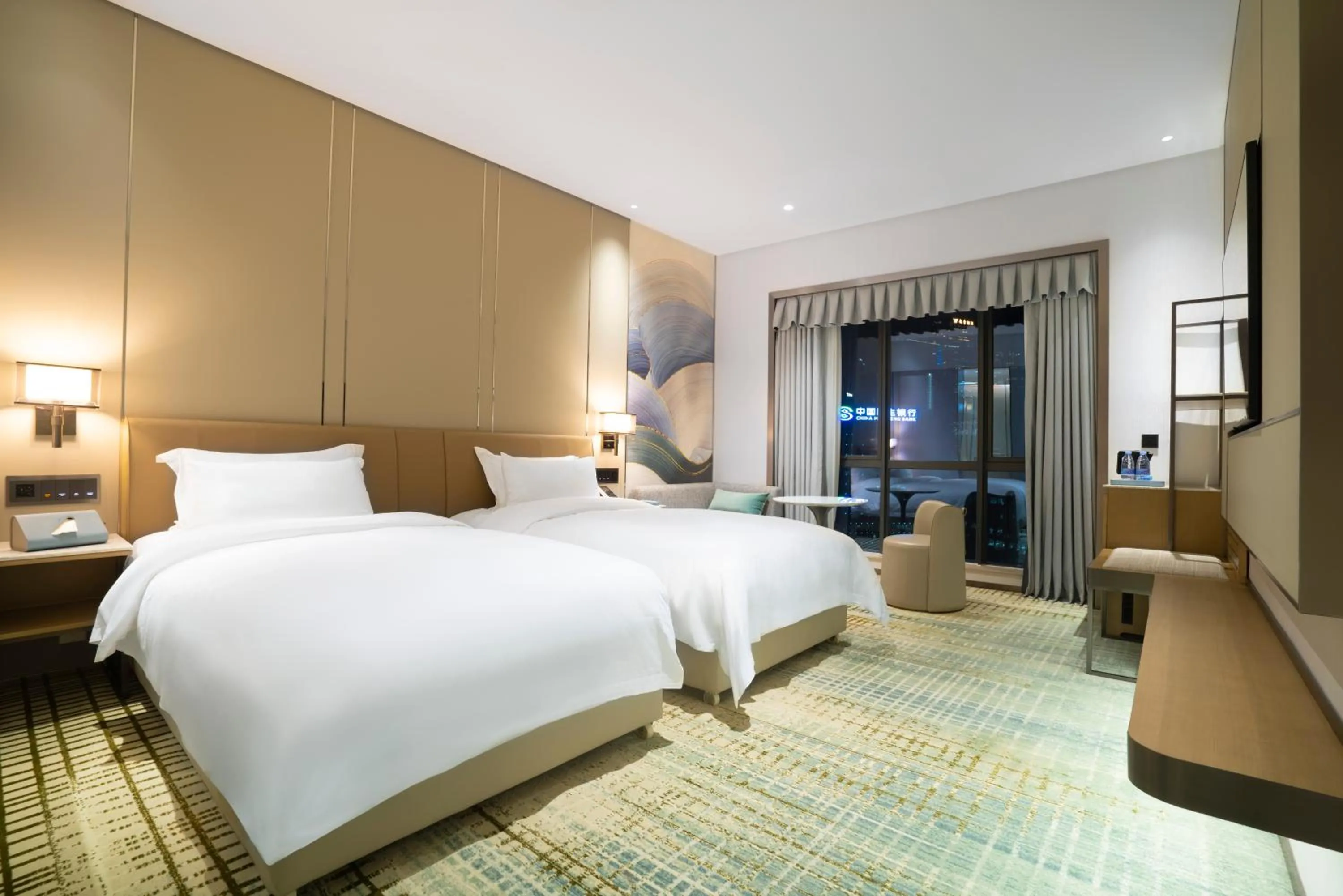 Bed in Victoria Hotel Guangzhou Zhujiang New Town