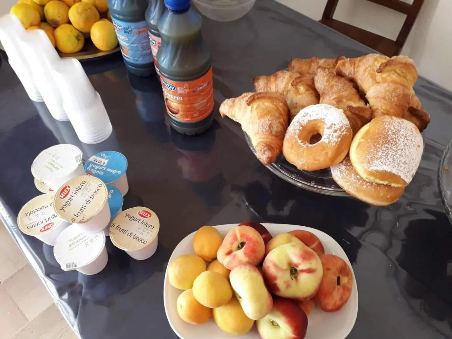 Food and drinks in La Scogliera Bed & Breakfast