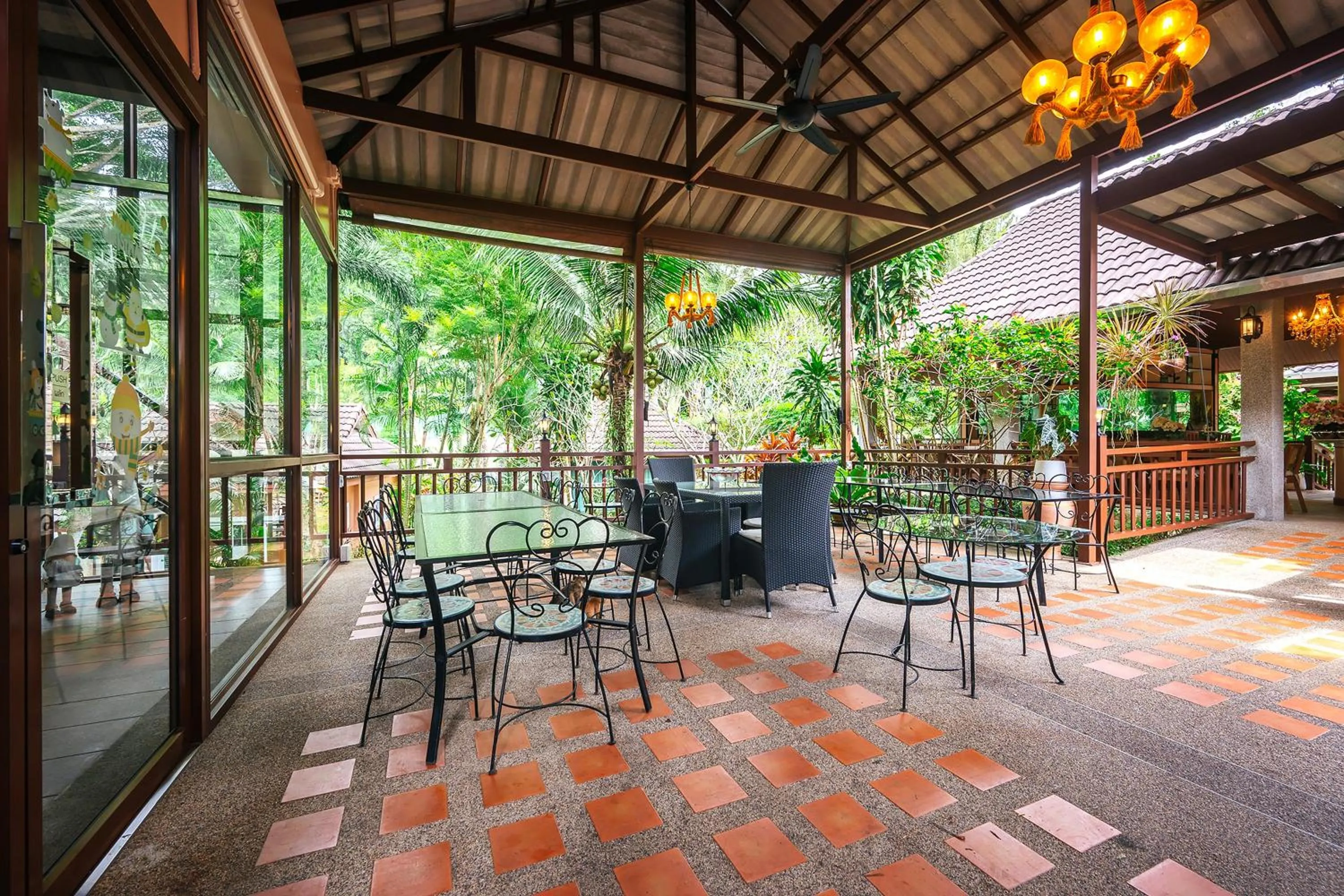 Restaurant/places to eat in Thai Modern Resort & Spa "Newly Renovated"