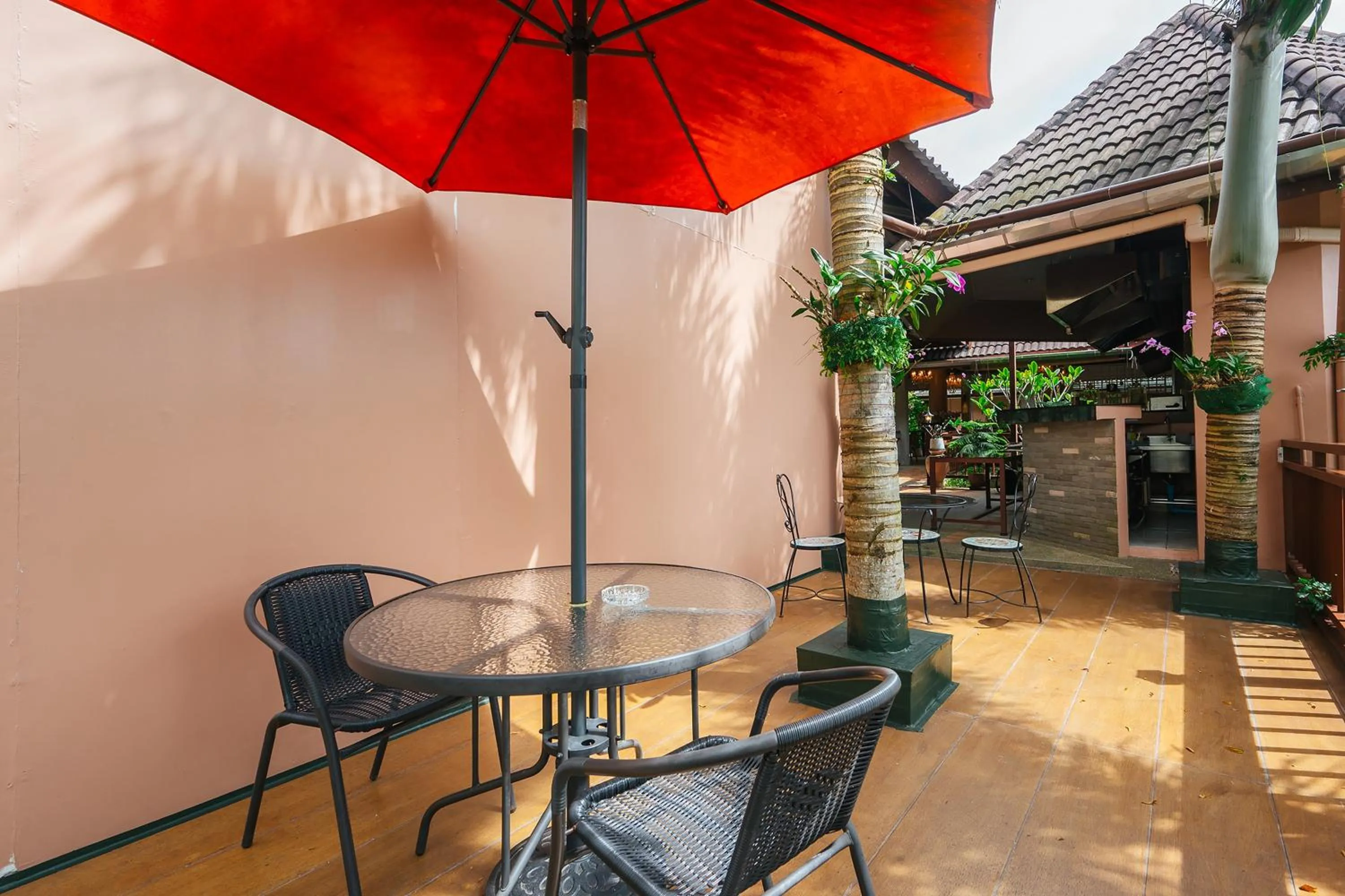 Restaurant/places to eat in Thai Modern Resort & Spa "Newly Renovated"