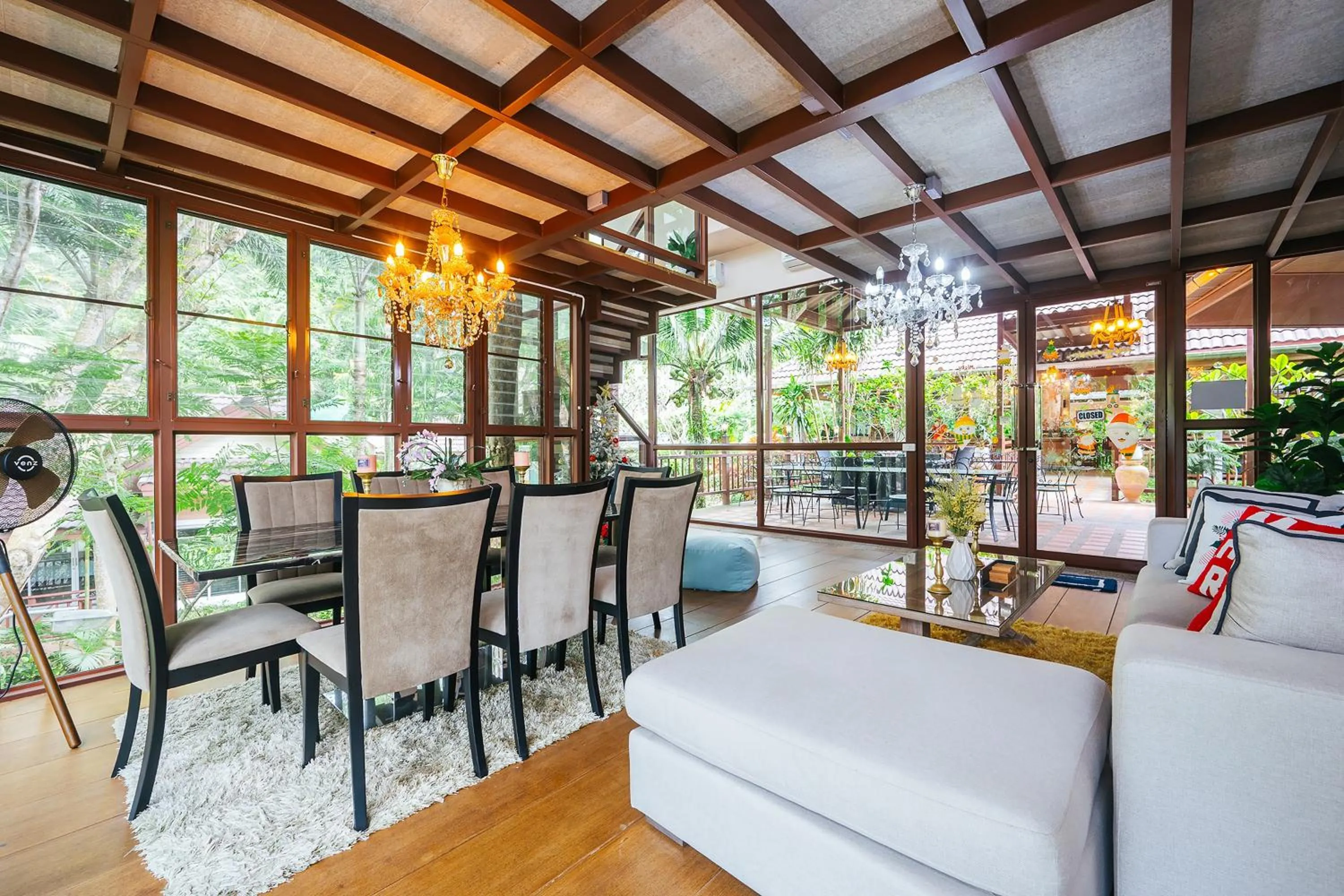 Living room in Thai Modern Resort & Spa "Newly Renovated"