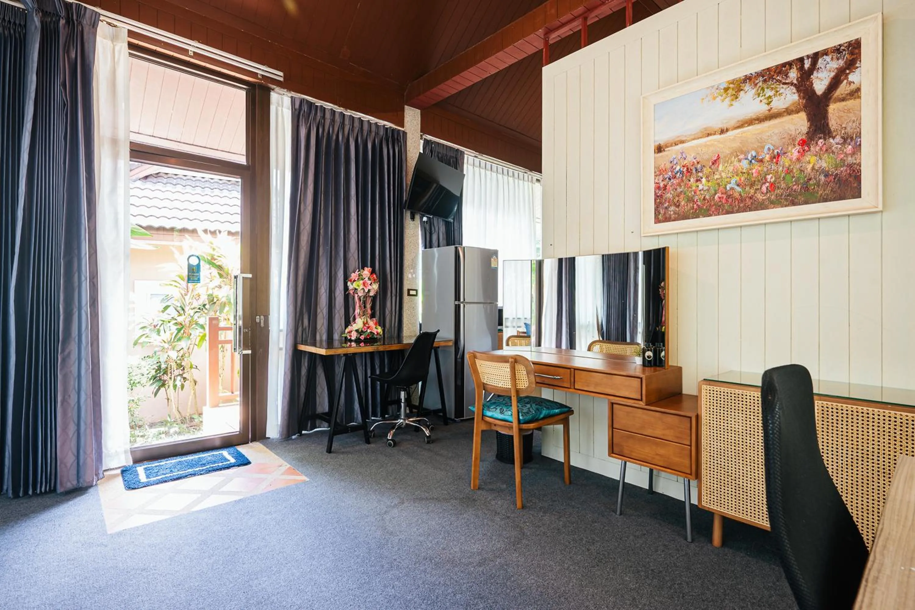 TV and multimedia in Thai Modern Resort & Spa "Newly Renovated"