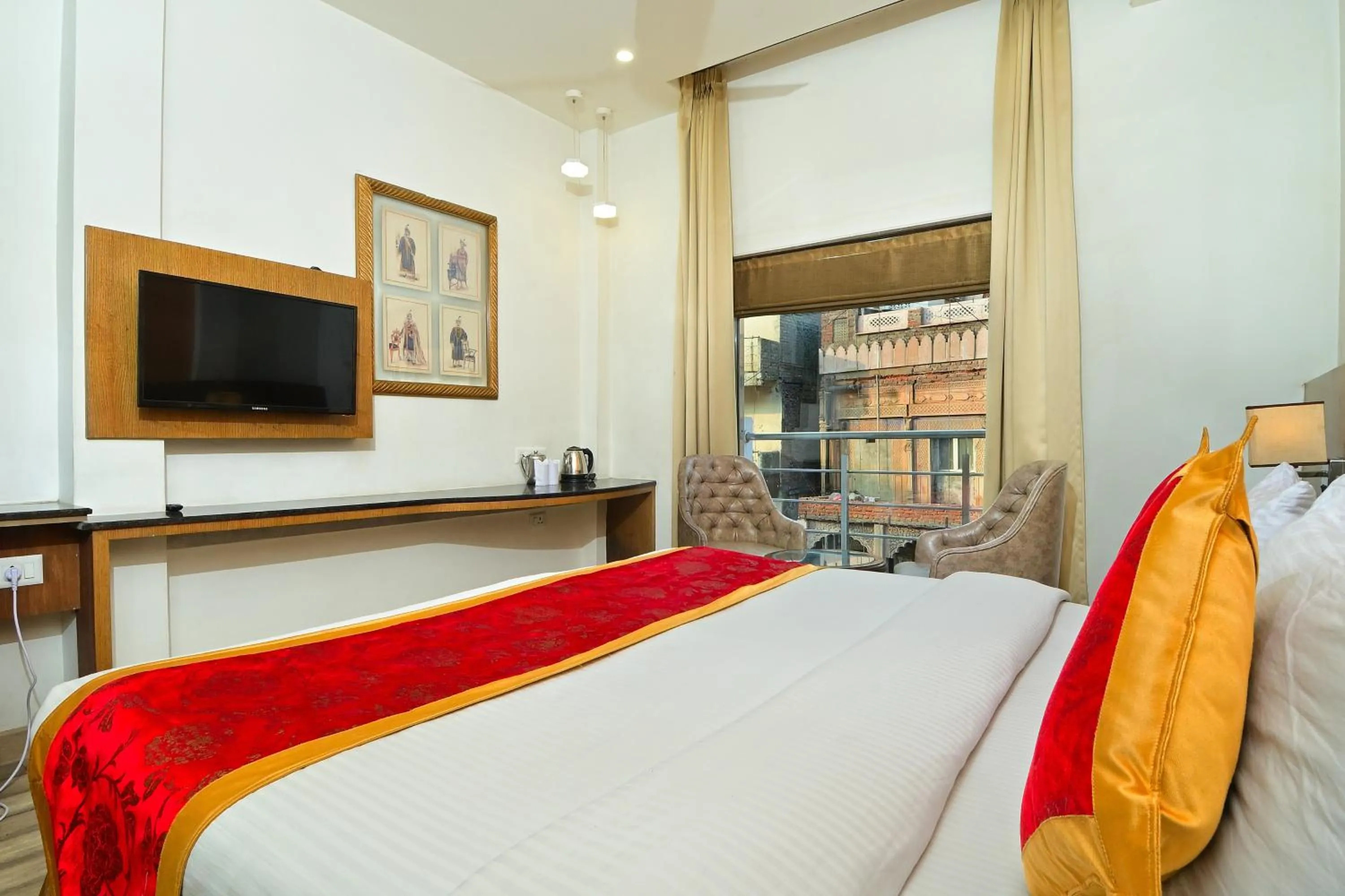 Bedroom, Bed in Hotel Hari Piorko - New Delhi Railway Station