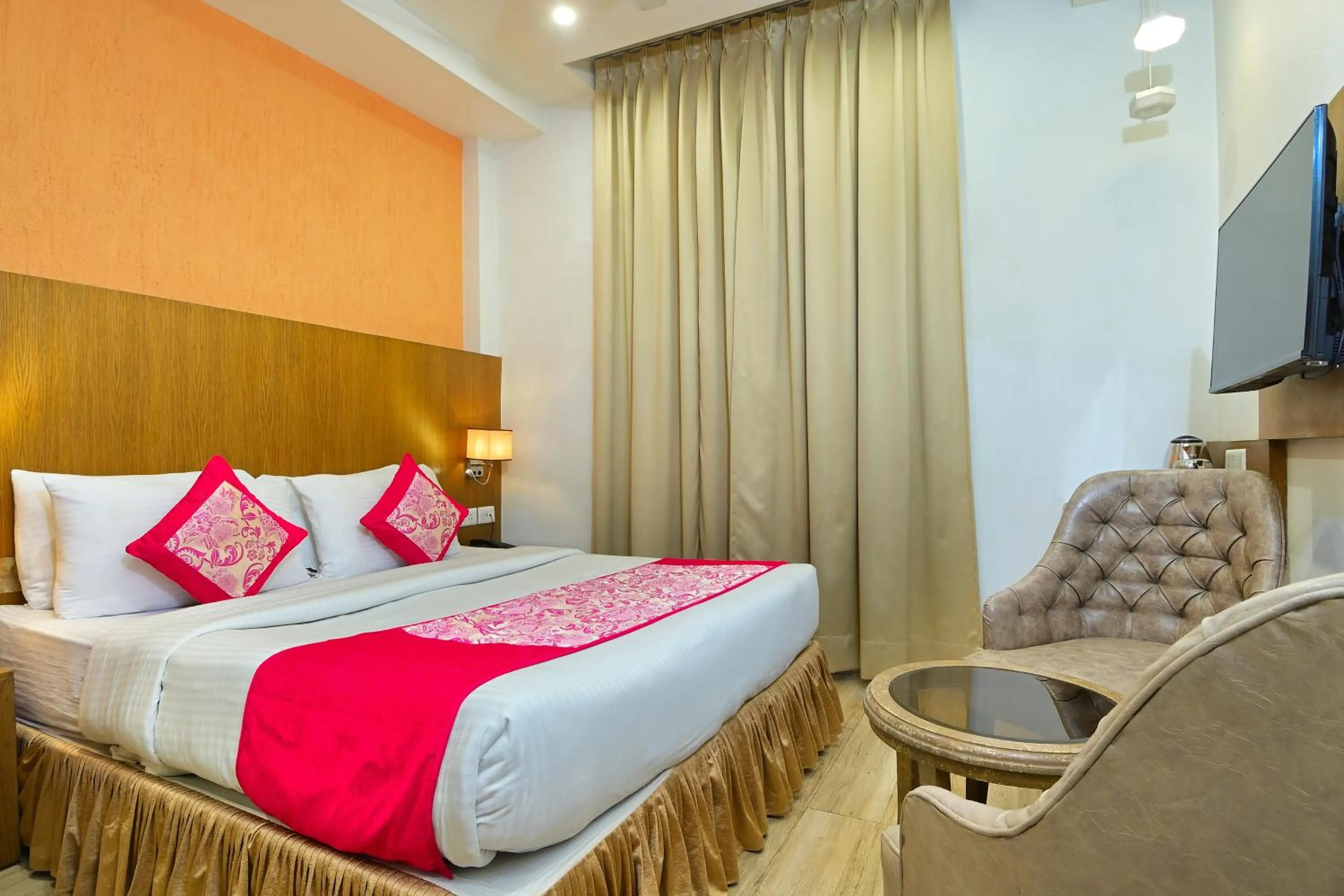 Bedroom, Bed in Hotel Hari Piorko - New Delhi Railway Station