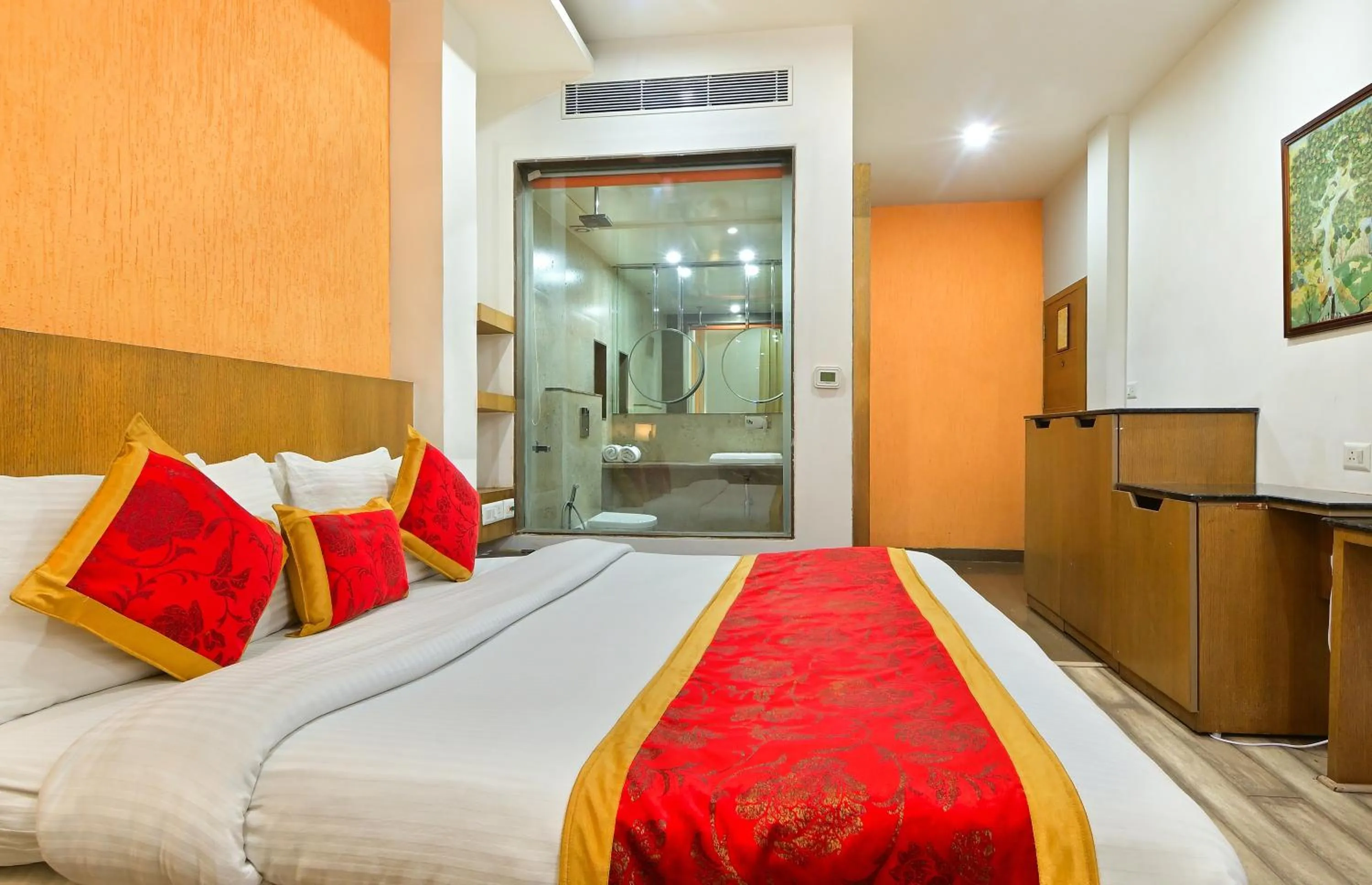 Bedroom, Bed in Hotel Hari Piorko - New Delhi Railway Station