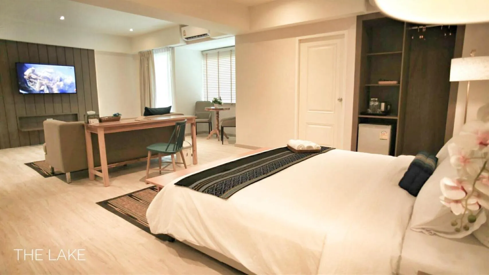 Bed in The Lake Udon