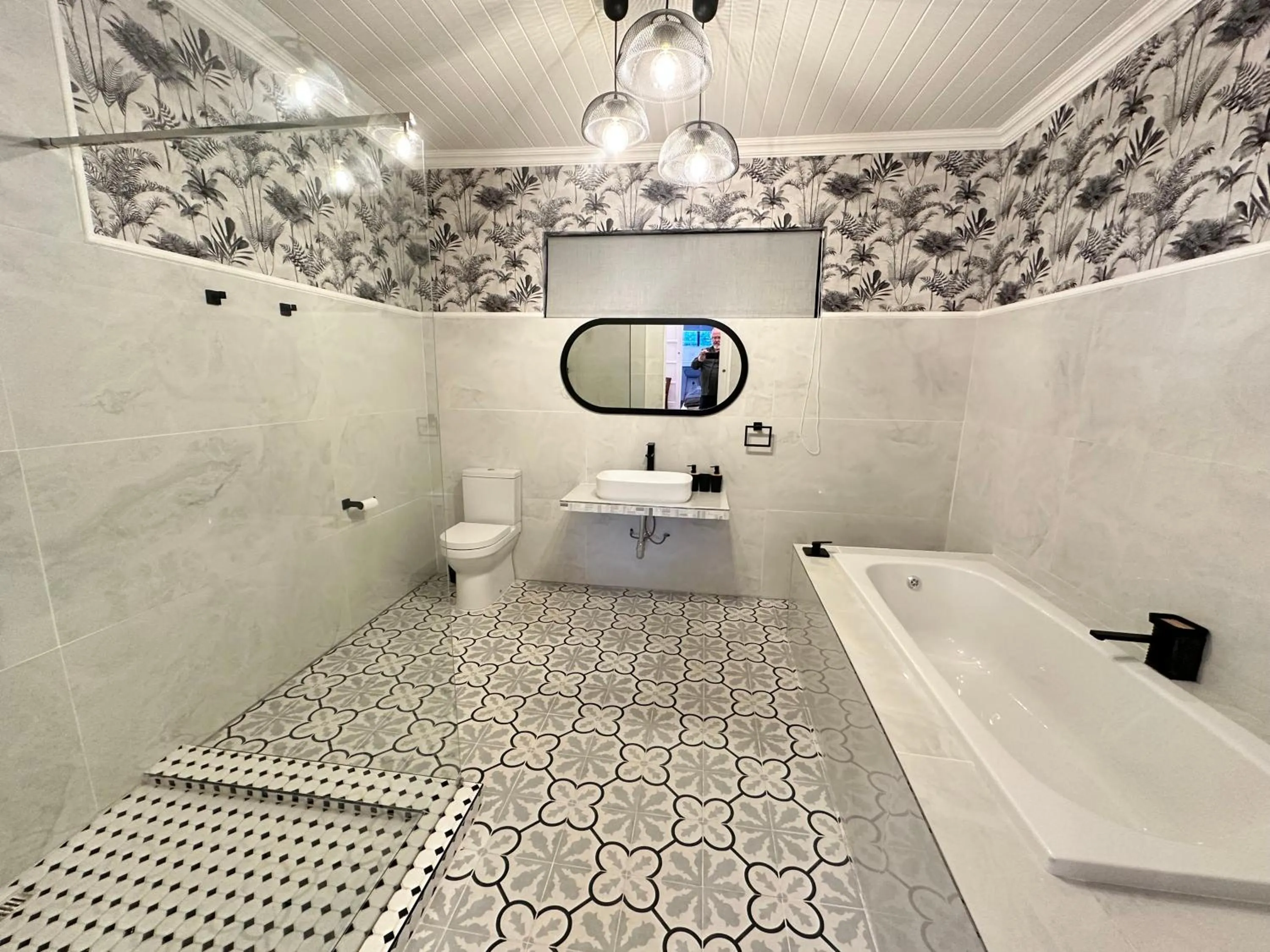 Spacube Luxury Suites and Spa