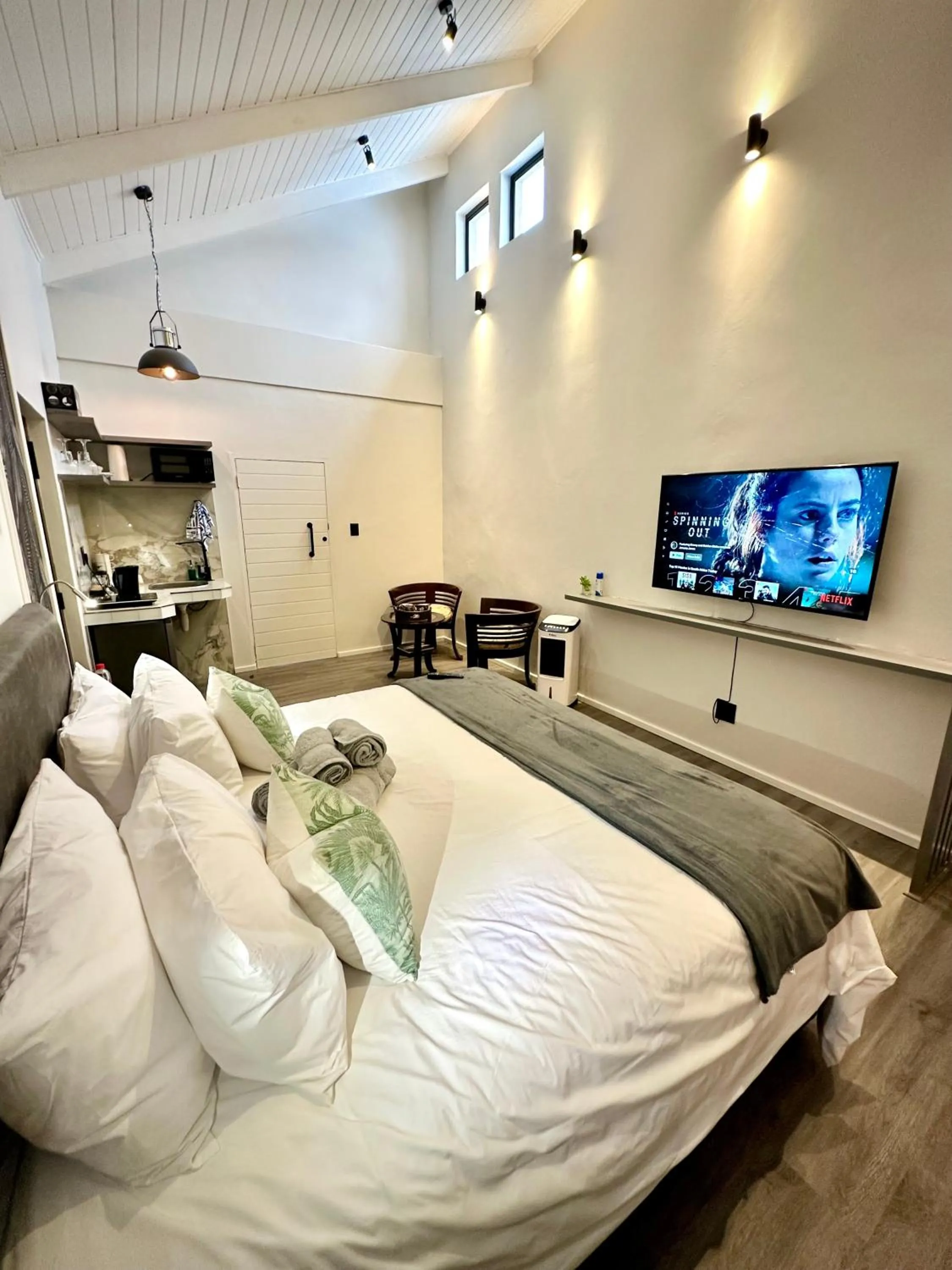 Bed in Spacube Luxury Suites and Spa