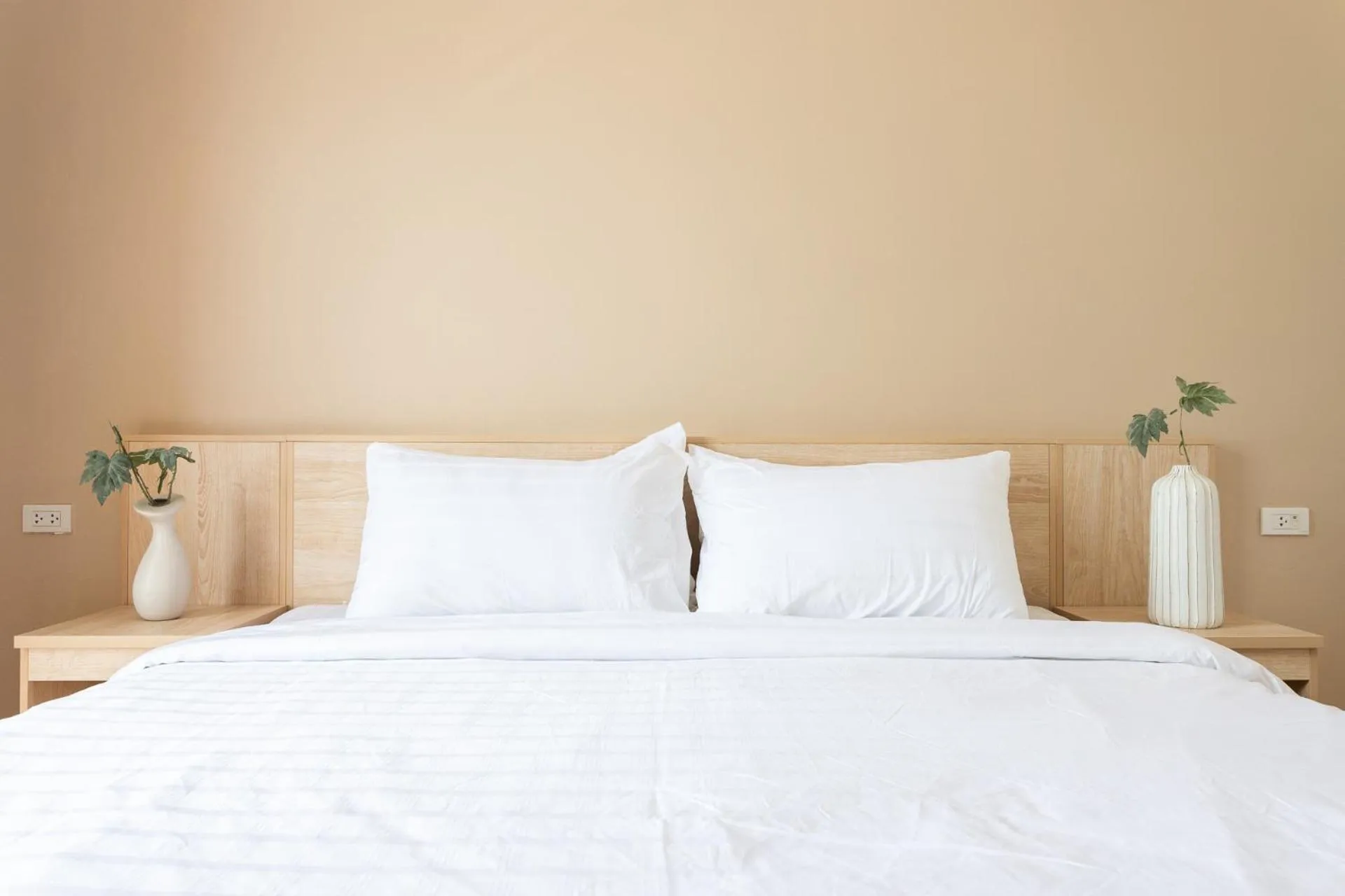 Bed in O2 Hotel Lopburi