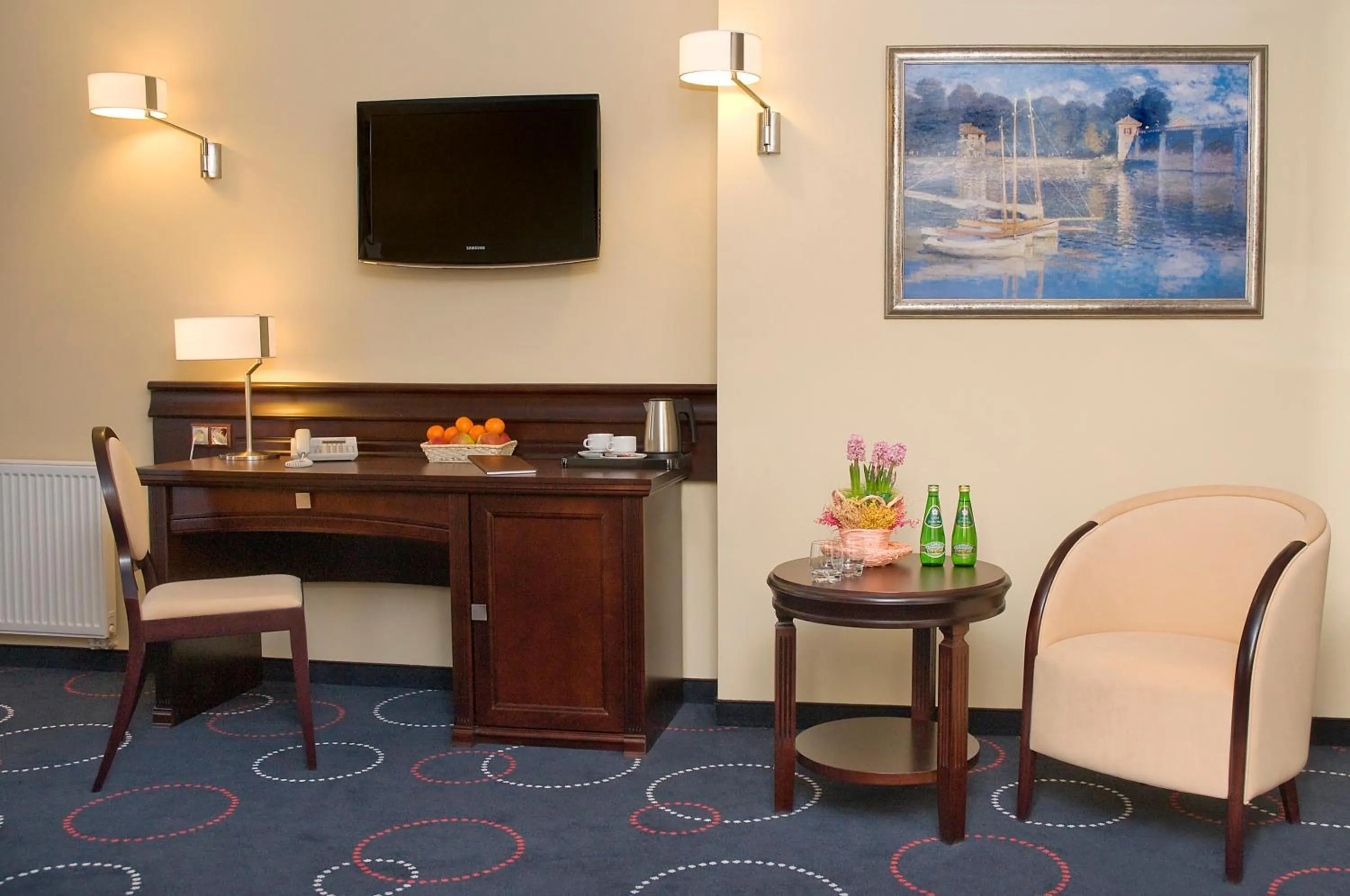 TV and multimedia in Hotel Admirał