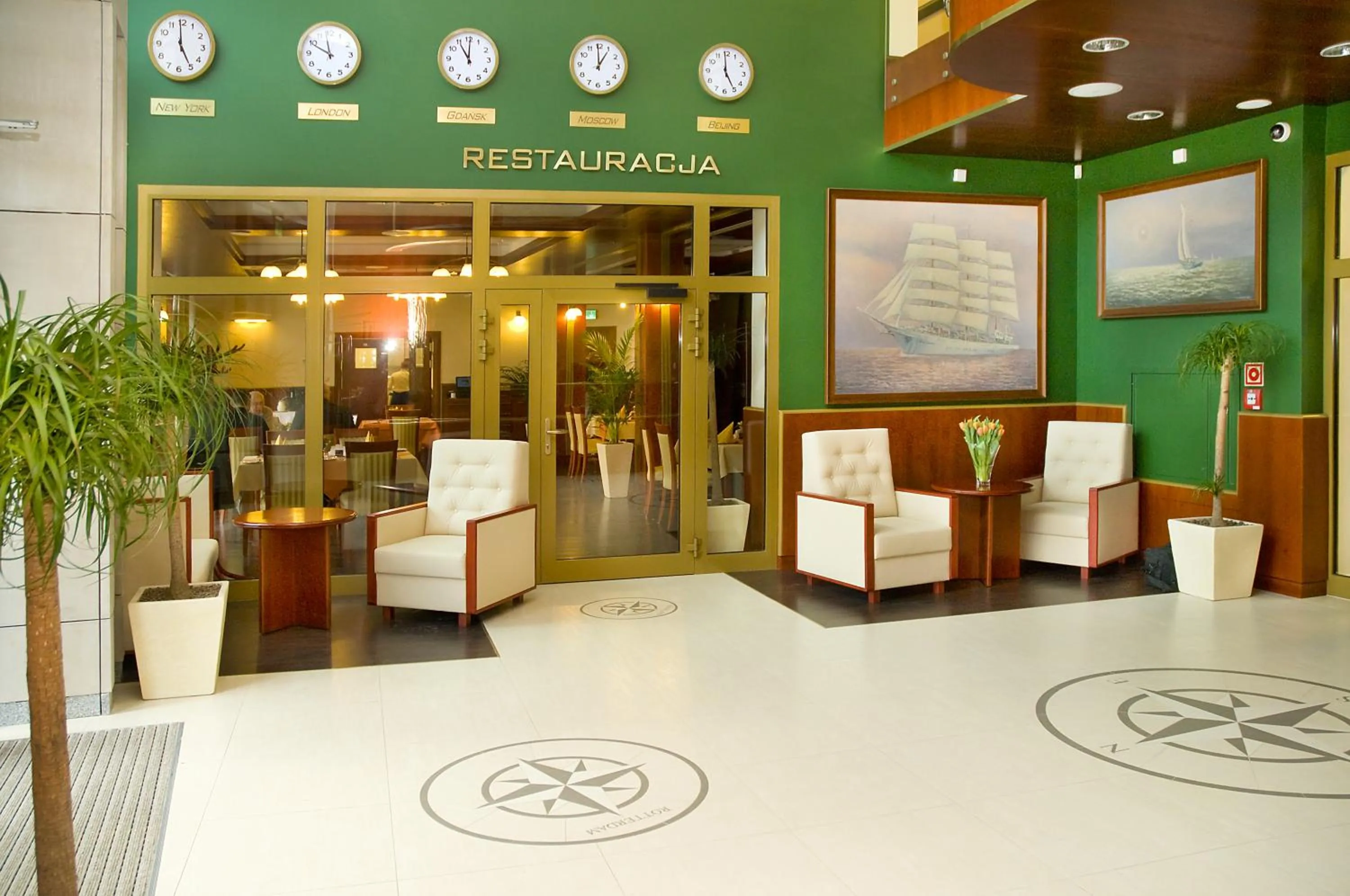 Lobby or reception in Hotel Admirał