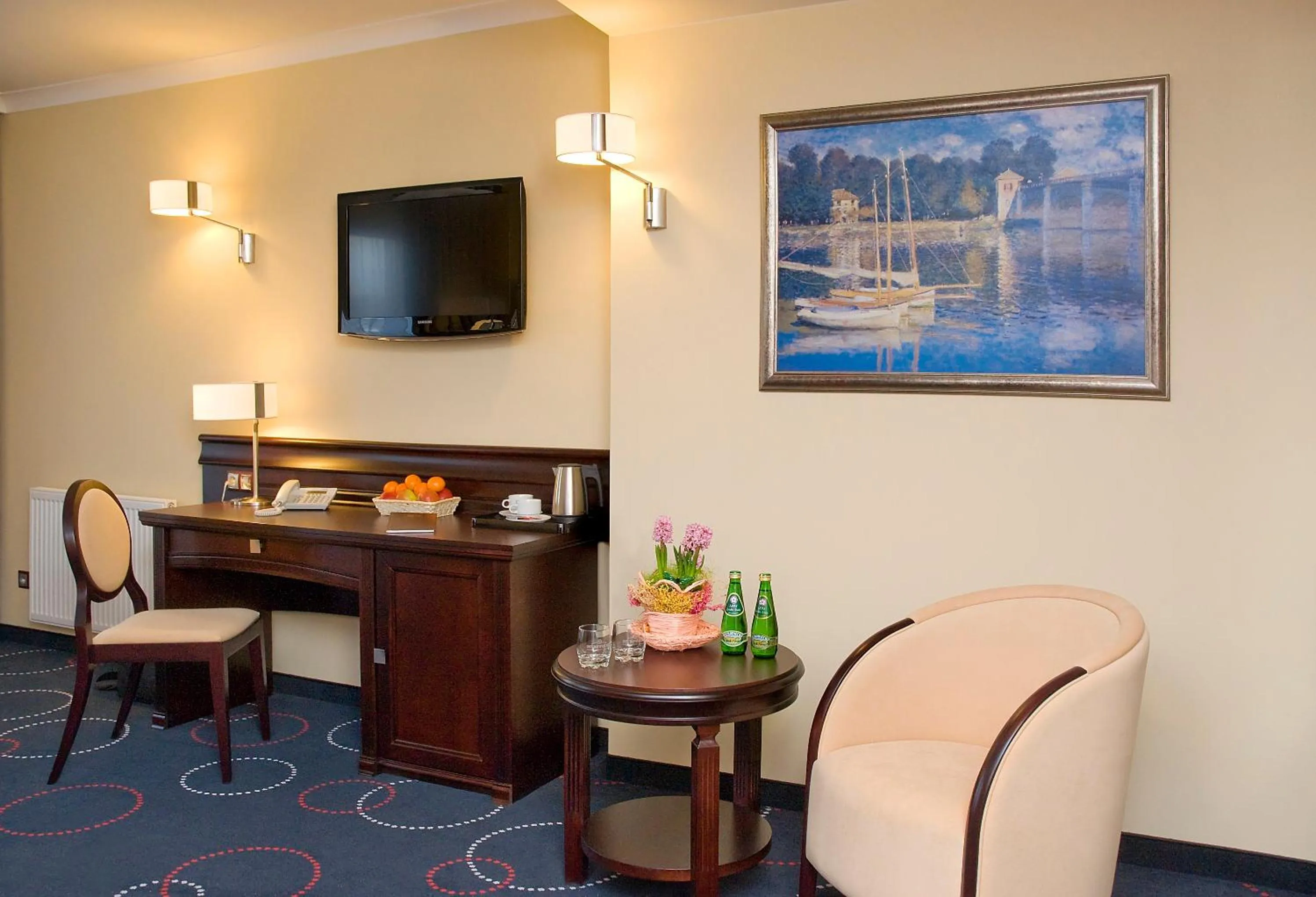 TV and multimedia in Hotel Admirał