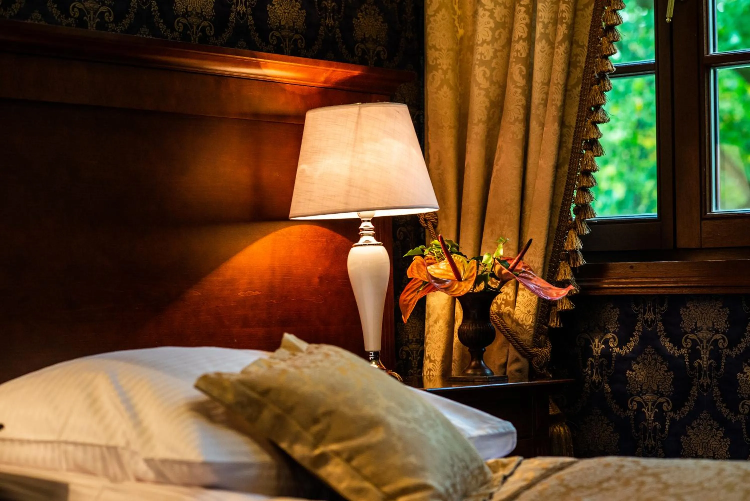 Bed in Pałac Myśliwski w Antoninie