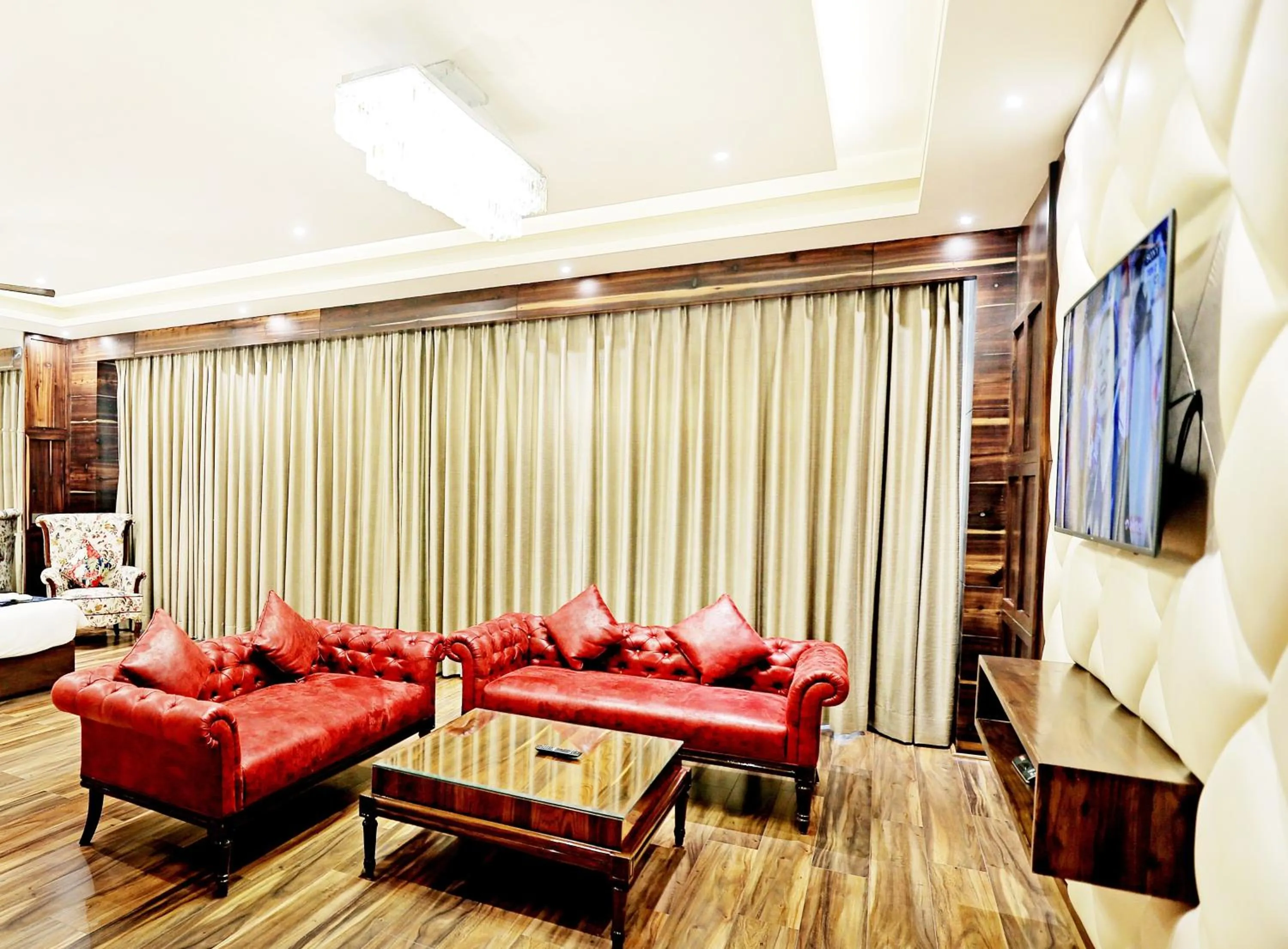 Communal lounge/ TV room in Hotel Vintage Chandigarh Zirakpur
