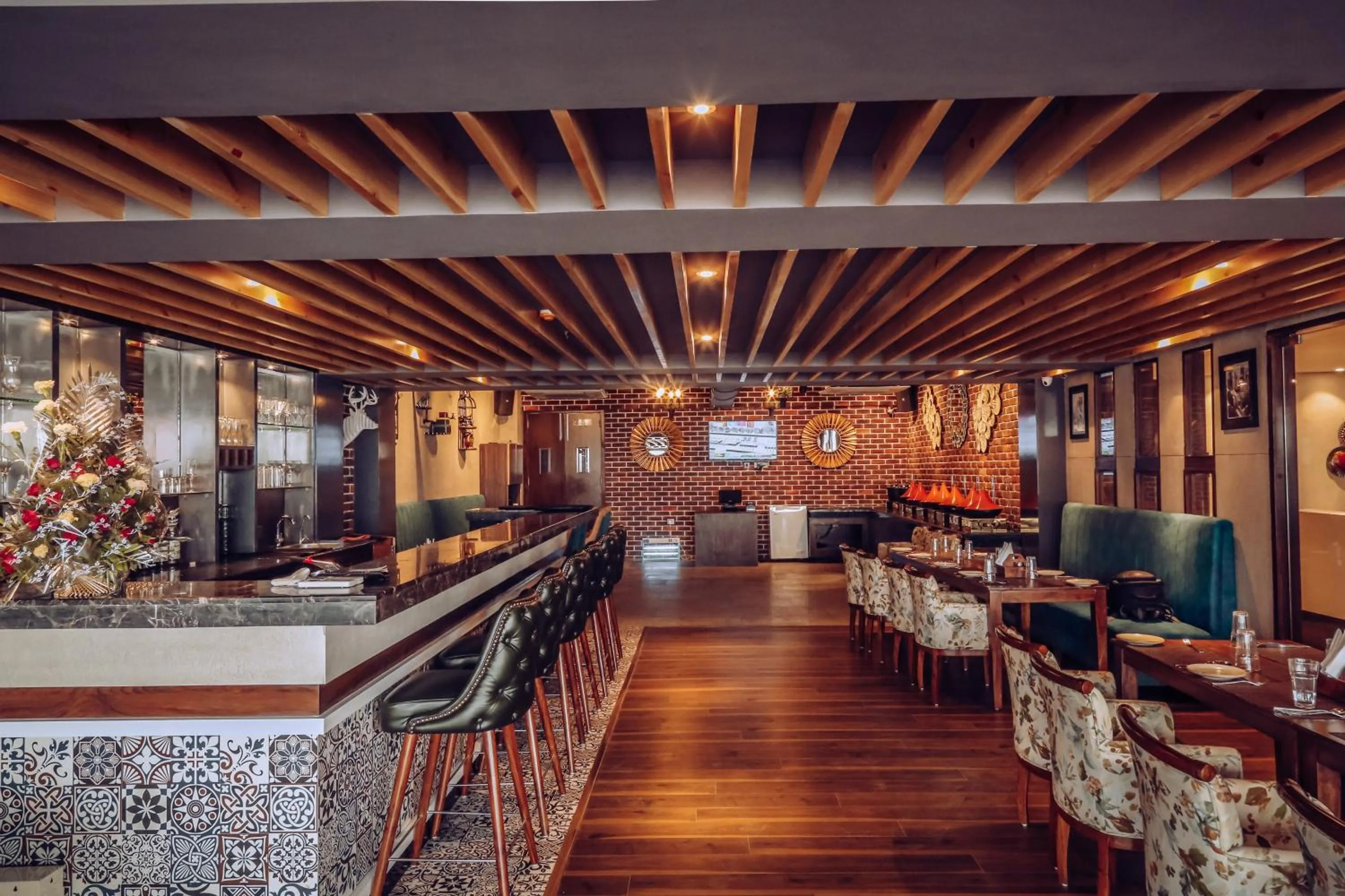 Lounge or bar in Hotel Vintage Chandigarh Zirakpur