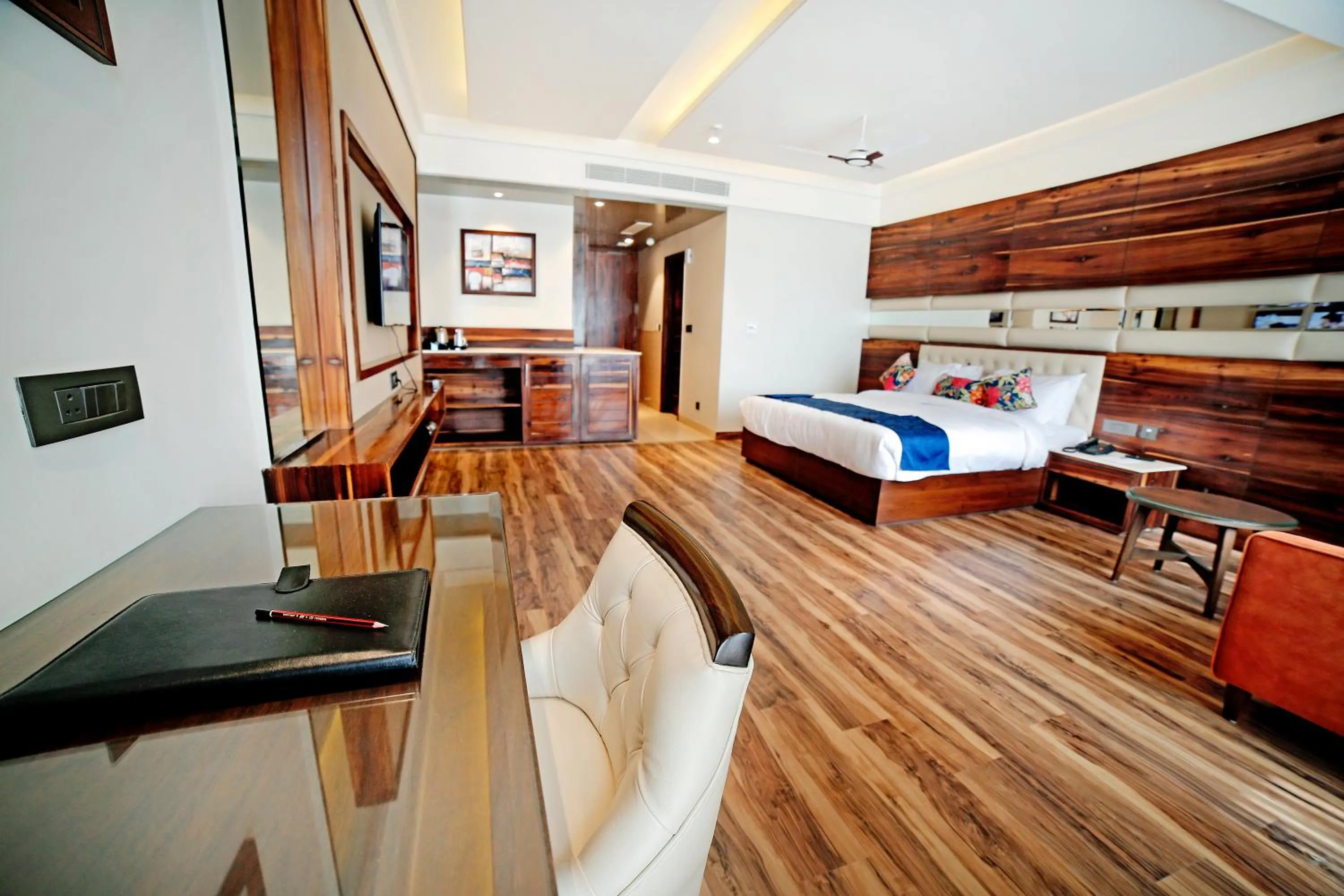 Photo of the whole room, Bed in Hotel Vintage Chandigarh Zirakpur