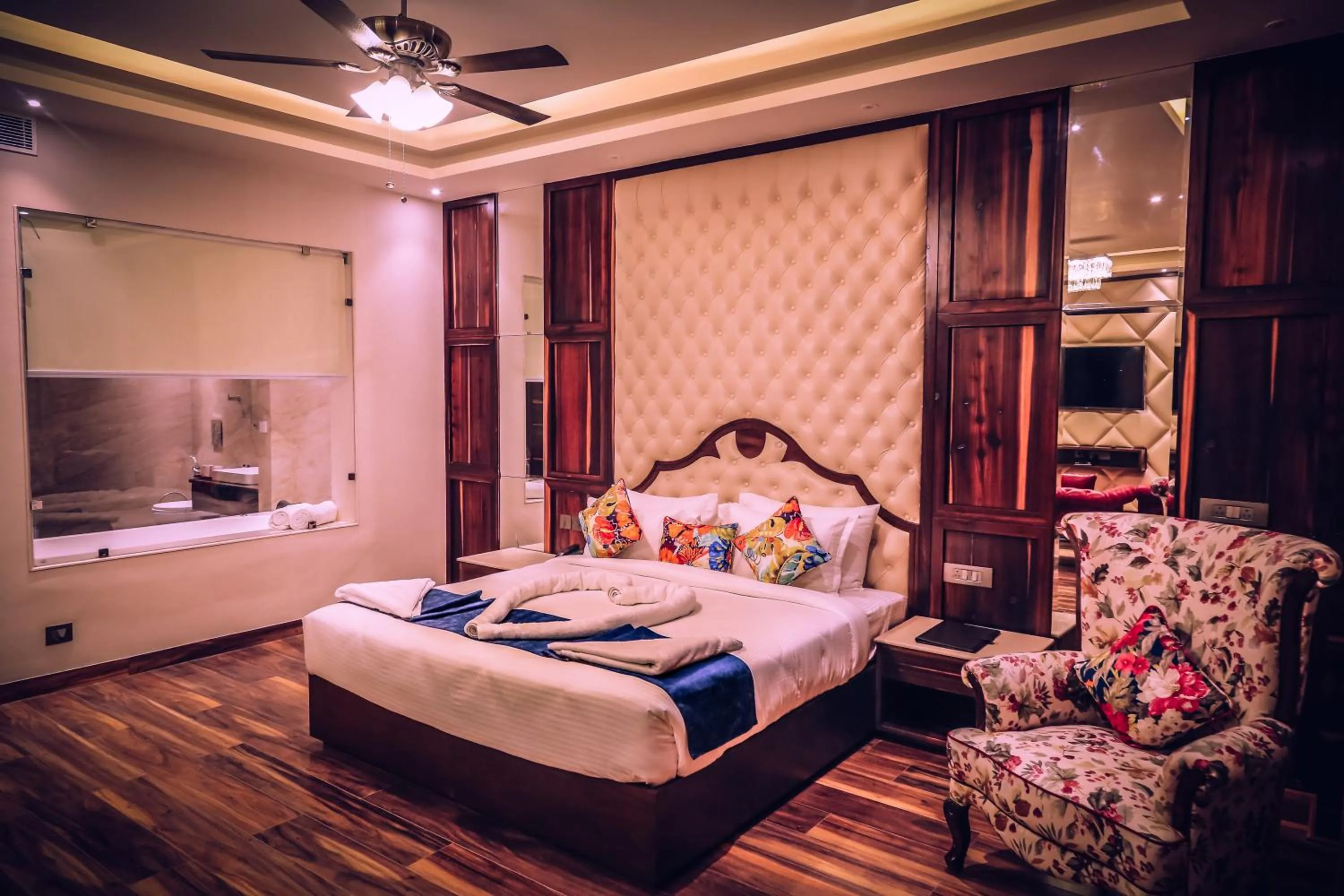 Bedroom, Bed in Hotel Vintage Chandigarh Zirakpur