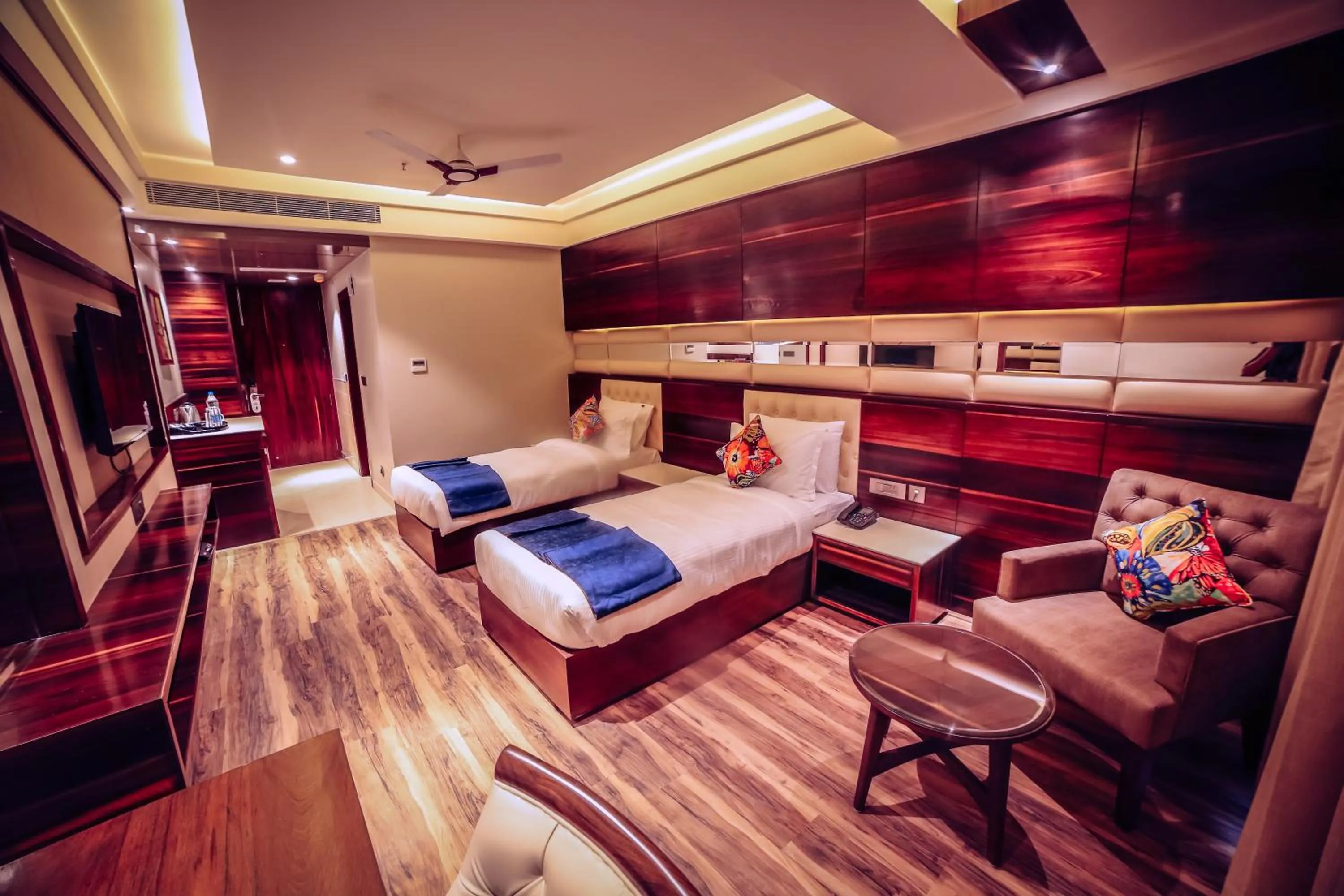 Photo of the whole room, Bed in Hotel Vintage Chandigarh Zirakpur